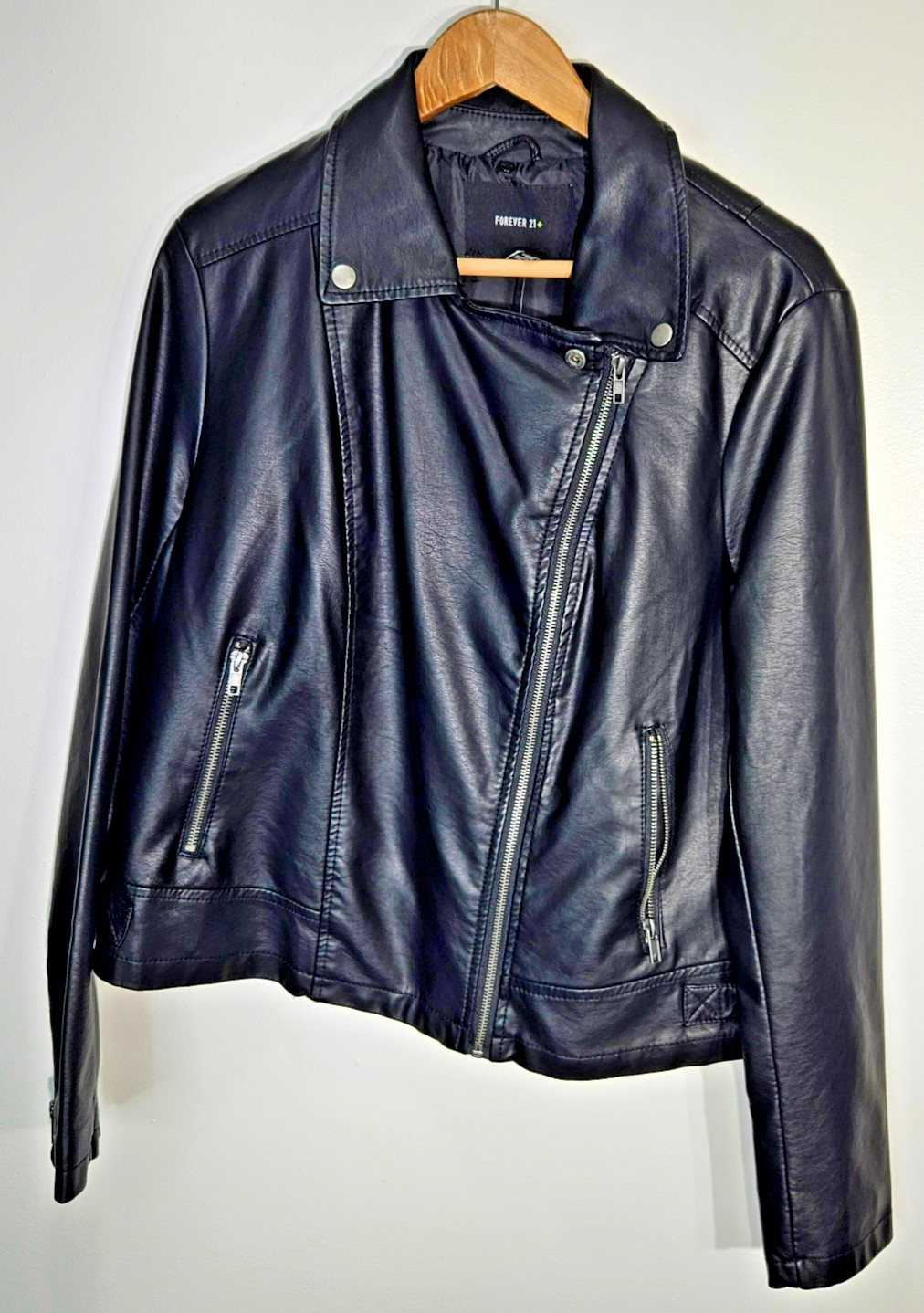 Forever 21+ Plus Size 0x Black Faux Leather Moto Biker Jacket Asymmetrical Zip Forever 21+ Plus Size 0x Black Faux Leather Moto Biker Jacket Asymmetrical Zip
