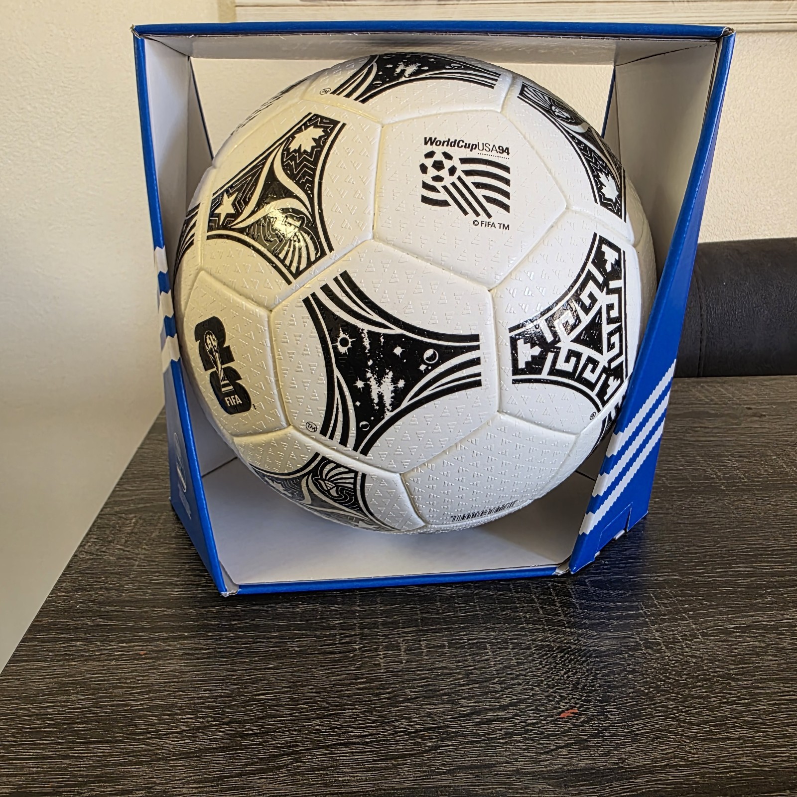 Adidas Tango FIFA World Cup 26 Trionda Mash Up Pro Ball. New In Box Adidas Tango FIFA World Cup 26 Trionda Mash Up Pro Ball. New In Box