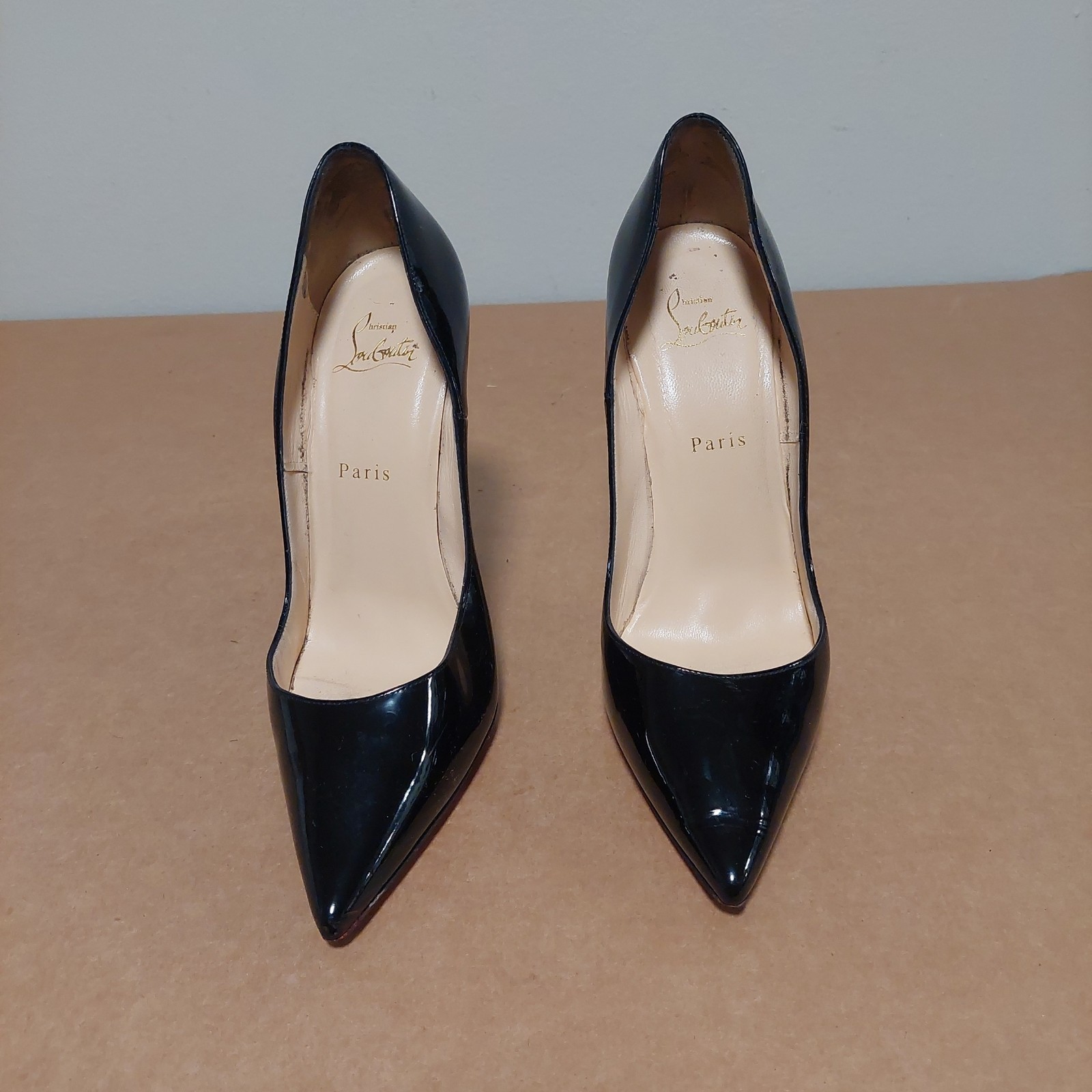Christian Louboutin Patent Leather Pointed Toe Pump Red Sole SIZE 9.5 EU 39.5 Christian Louboutin Patent Leather Pointed Toe Pump Red Sole SIZE 9.5 EU 39.5