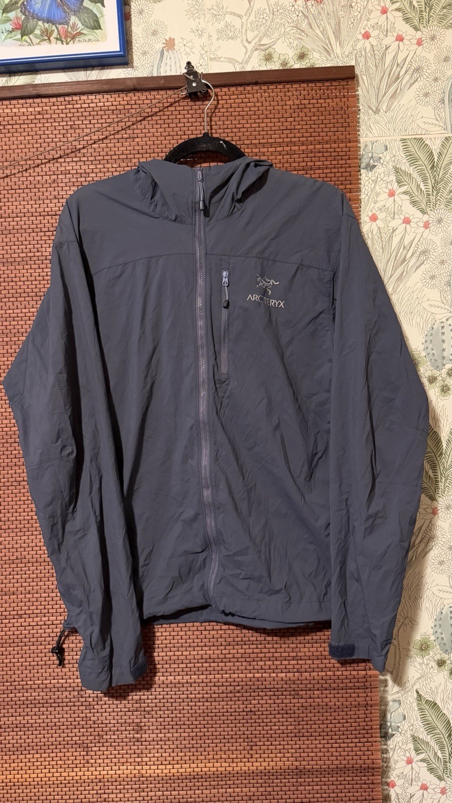 Arc’teryx Squamish Hoody Lightweight Windbreaker - Navy Blue - Men\'s - Small Arc’teryx Squamish Hoody Lightweight Windbreaker - Navy Blue - Men\'s - Small