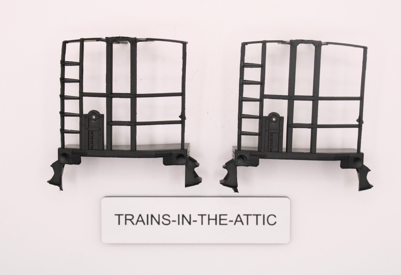 LIONEL 6417-7 PAIR OF PORTHOLE CABOOSE END PLATFORM RECEIVE 2 NEW MFG IN USA LIONEL 6417-7 PAIR OF PORTHOLE CABOOSE END PLATFORM RECEIVE 2 NEW MFG IN USA
