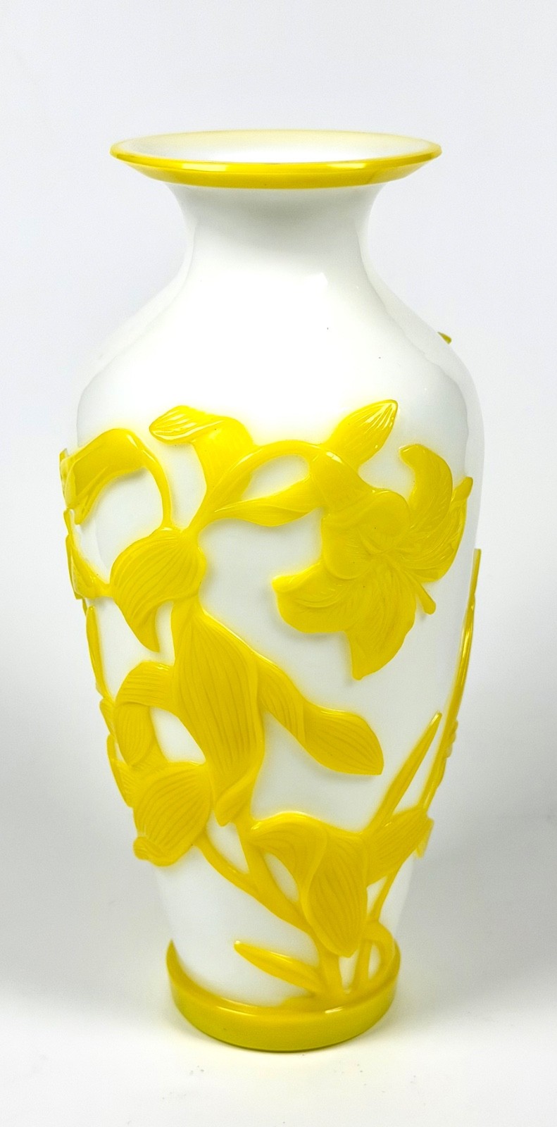 Pristine Vintage Chinese Peking Glass Vase Yellow Over White Carved surface