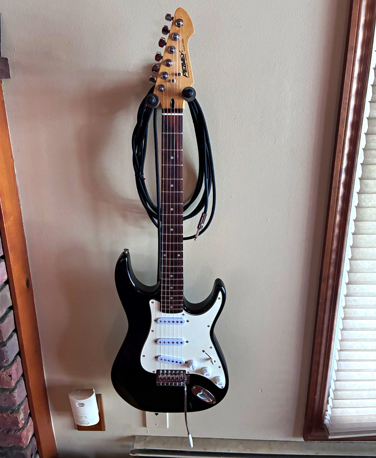 Peavey Raptor International Series Black 6-String Solid Body RH Electric Guitar