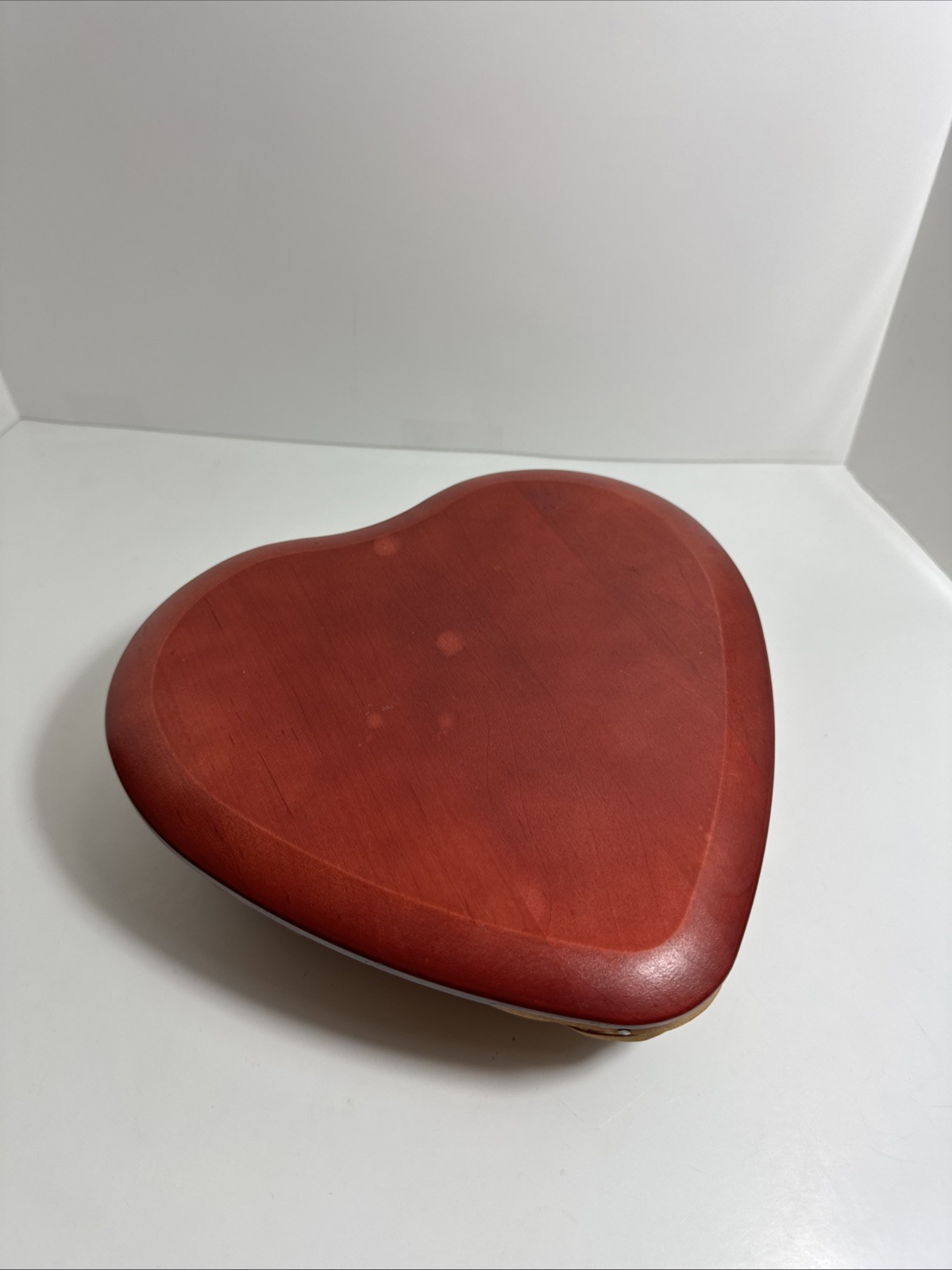2004 Longaberger Heart Shape Basket With Red Lid And Plastic Liner Baskets 2004 Longaberger Heart Shape Basket With Red Lid And Plastic Liner Baskets