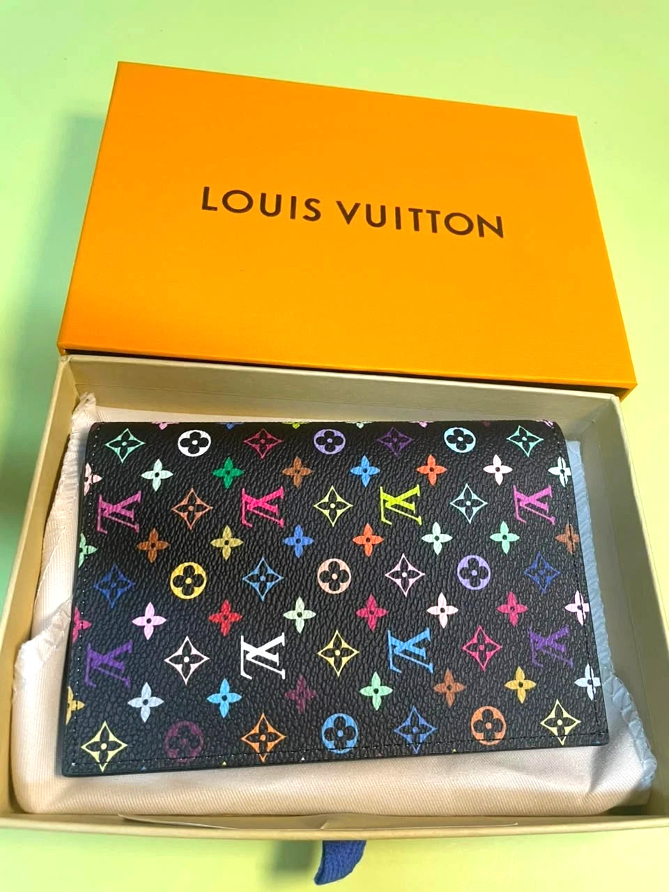 Louis Vuitton x Murakami Takashi Passport Cover Multicolor Couverture W/Box USA