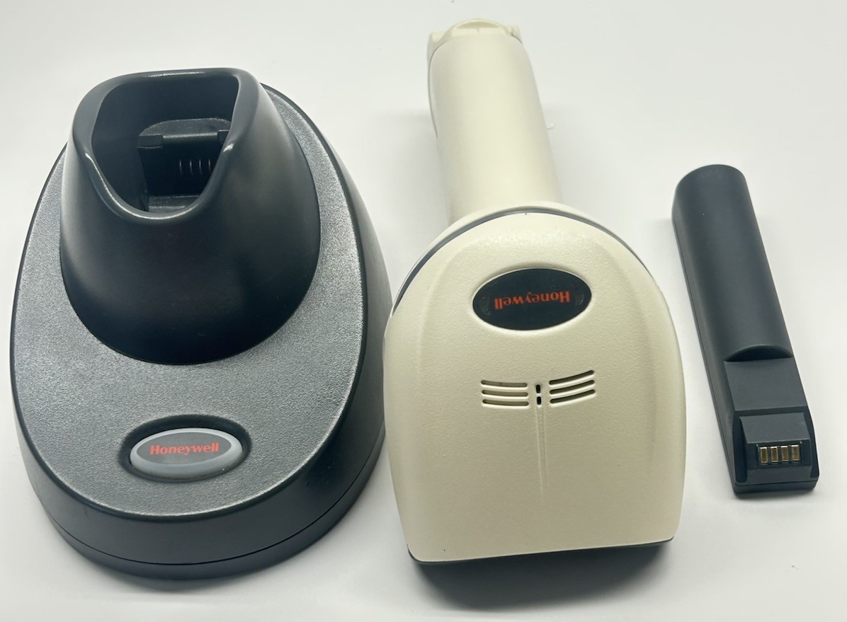 Honeywell Xeon 1902HHD-0 Handheld scanner W/Battery & Base CCB01-010BT
