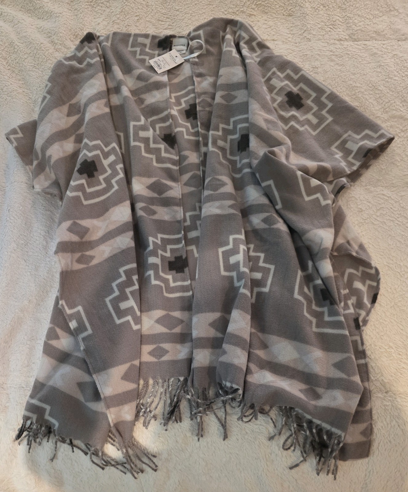 Women\'s Sonoma Gray Shawl Wrap One Size Southwest pattern with fringe bottom NWT Women\'s Sonoma Gray Shawl Wrap One Size Southwest pattern with fringe bottom NWT