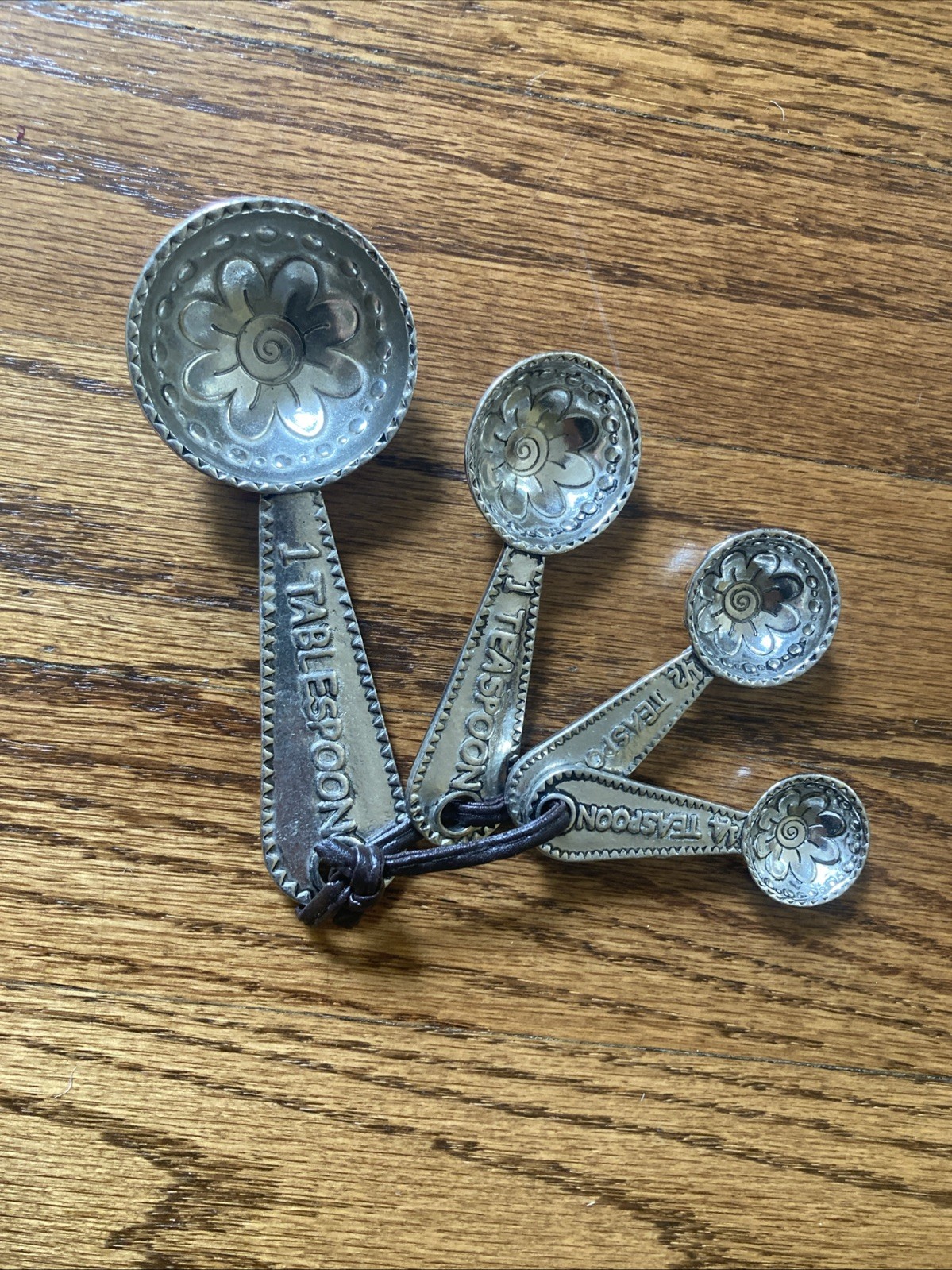 Metal Morphosis Designer Pewter Flower Measuring Spoon Set With 4 Floral Spoons Metal Morphosis Designer Pewter Flower Measuring Spoon Set With 4 Floral Spoons