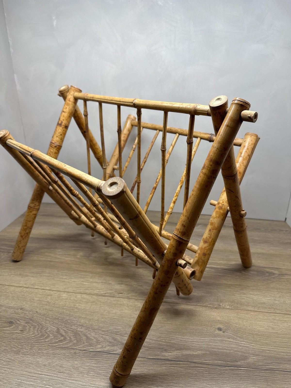 VTG MCM Chinoiserie Folding Bamboo Magazine Rack 19.5x17x16 Inch