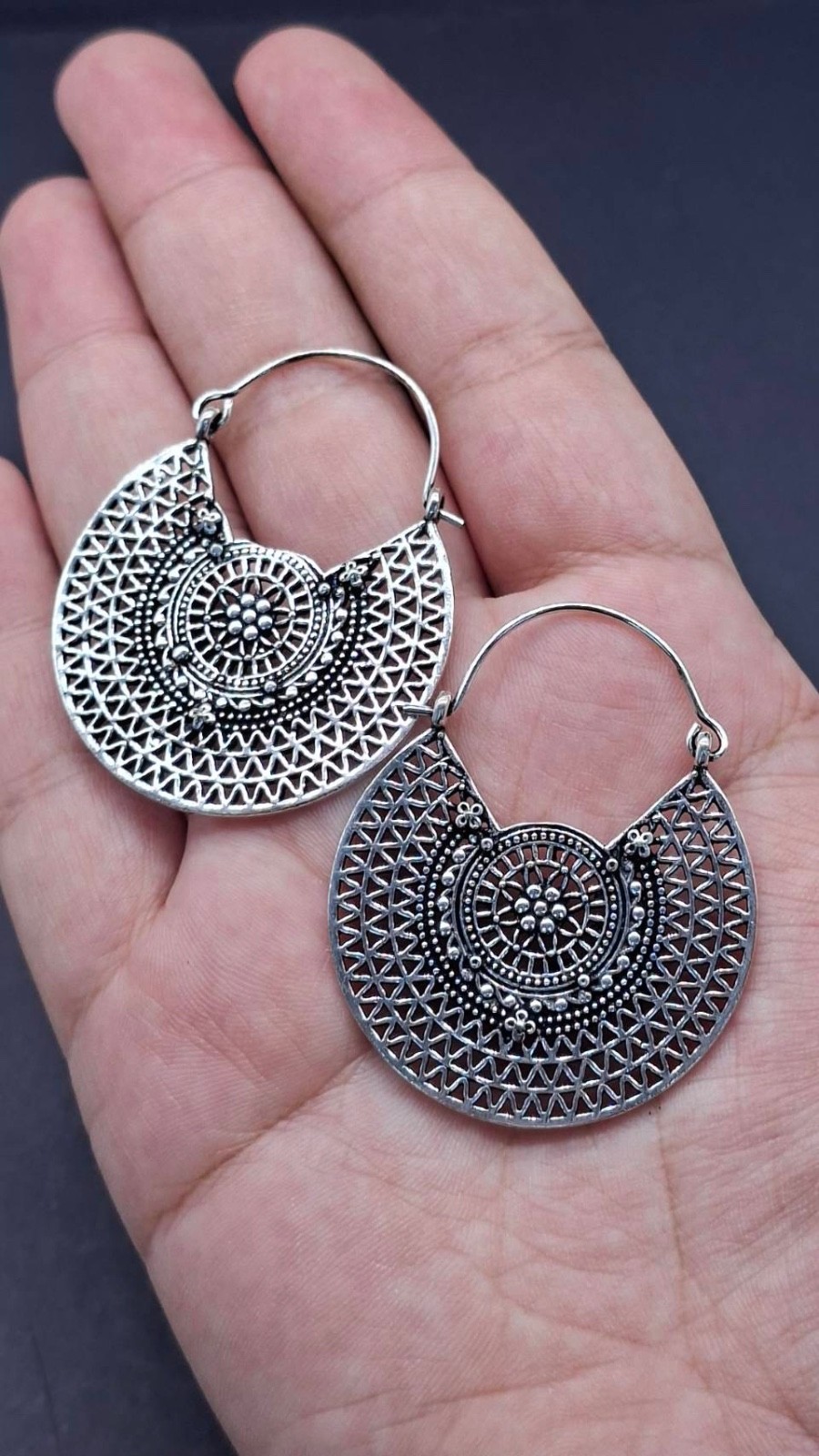 Very Vintage Beautiful Old Design Sliver Tone Antique Pair Earrings