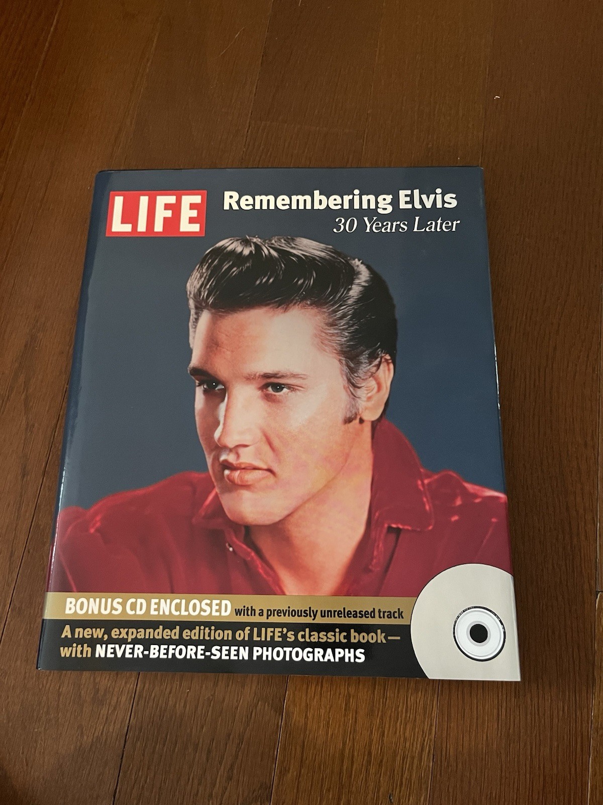 Life -- Remembering Elvis: 30 Years Later by Life Magazine Editors Life -- Remembering Elvis: 30 Years Later by Life Magazine Editors