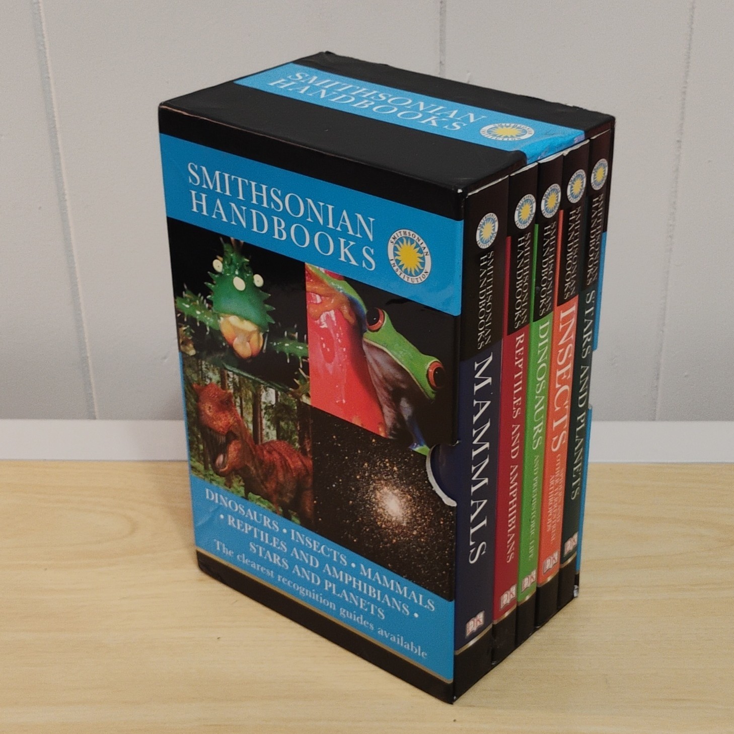 Smithsonian Handbooks Boxed Set: Dinosaurs, Insects, Mammals, Reptiles Amphib.. Smithsonian Handbooks Boxed Set: Dinosaurs, Insects, Mammals, Reptiles Amphib..