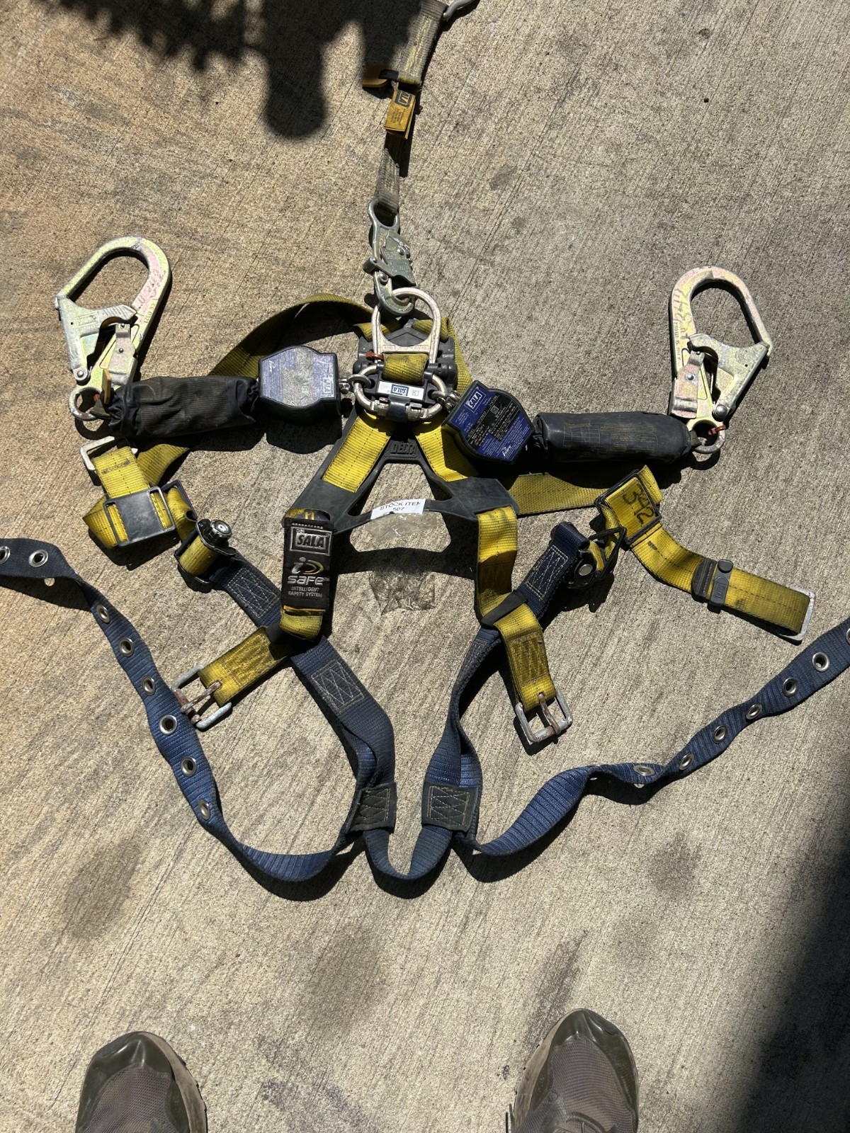TWO DBI-SALA Nano-Lok Self Retracting Lifelines w/ DBI Delta X-small Harness TWO DBI-SALA Nano-Lok Self Retracting Lifelines w/ DBI Delta X-small Harness