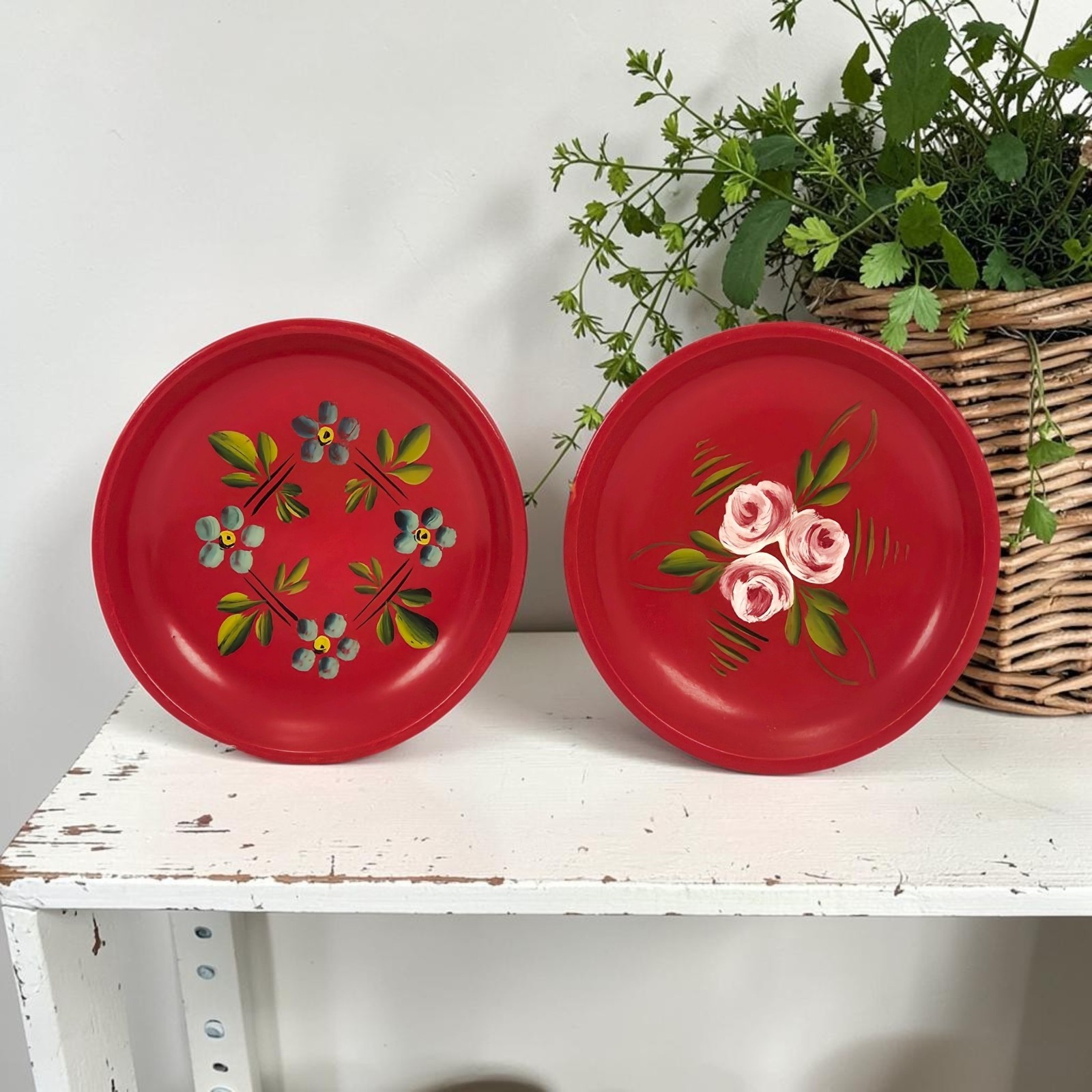2 VTG 1940's Red Hand Painted Wood Tole Floral Hanging Plates Farmhouse 4.25 2 VTG 1940's Red Hand Painted Wood Tole Floral Hanging Plates Farmhouse 4.25