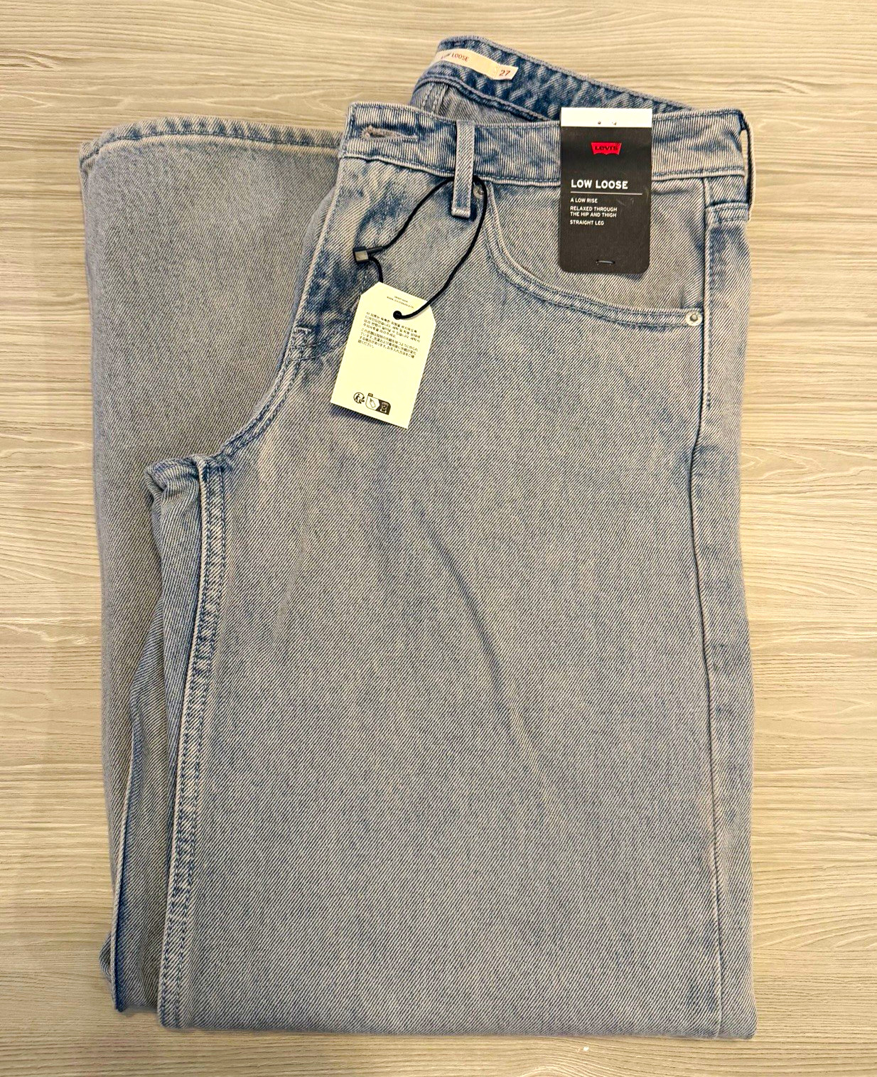 Levi\'s Premium Low Loose Women\'s Light Wash Gray Low Rise Jeans 27W Relaxed Levi\'s Premium Low Loose Women\'s Light Wash Gray Low Rise Jeans 27W Relaxed