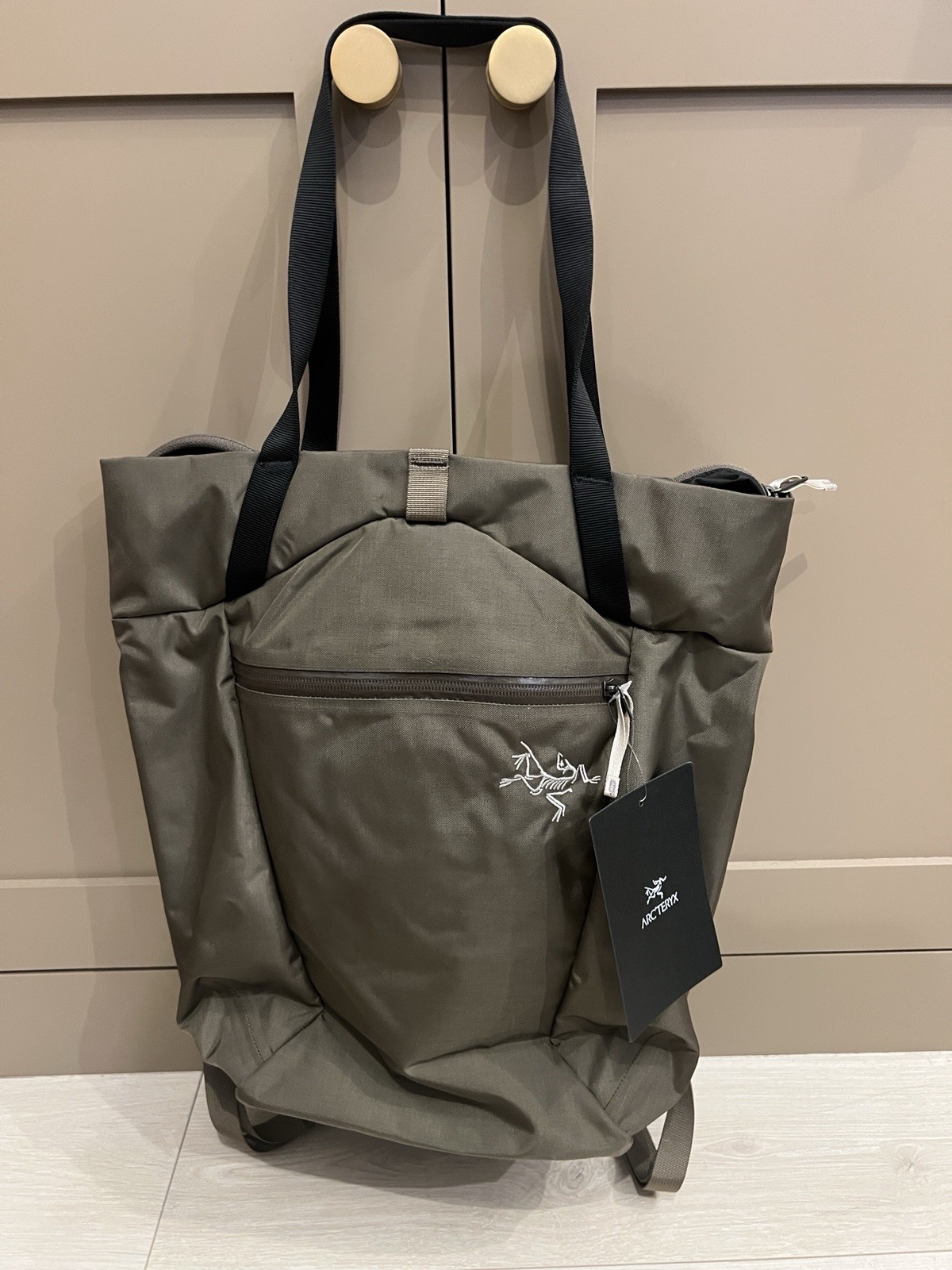 ARC’TERYX Axios 20 Backpack Tote Mongoose Lightweight Daypack Travel Pack