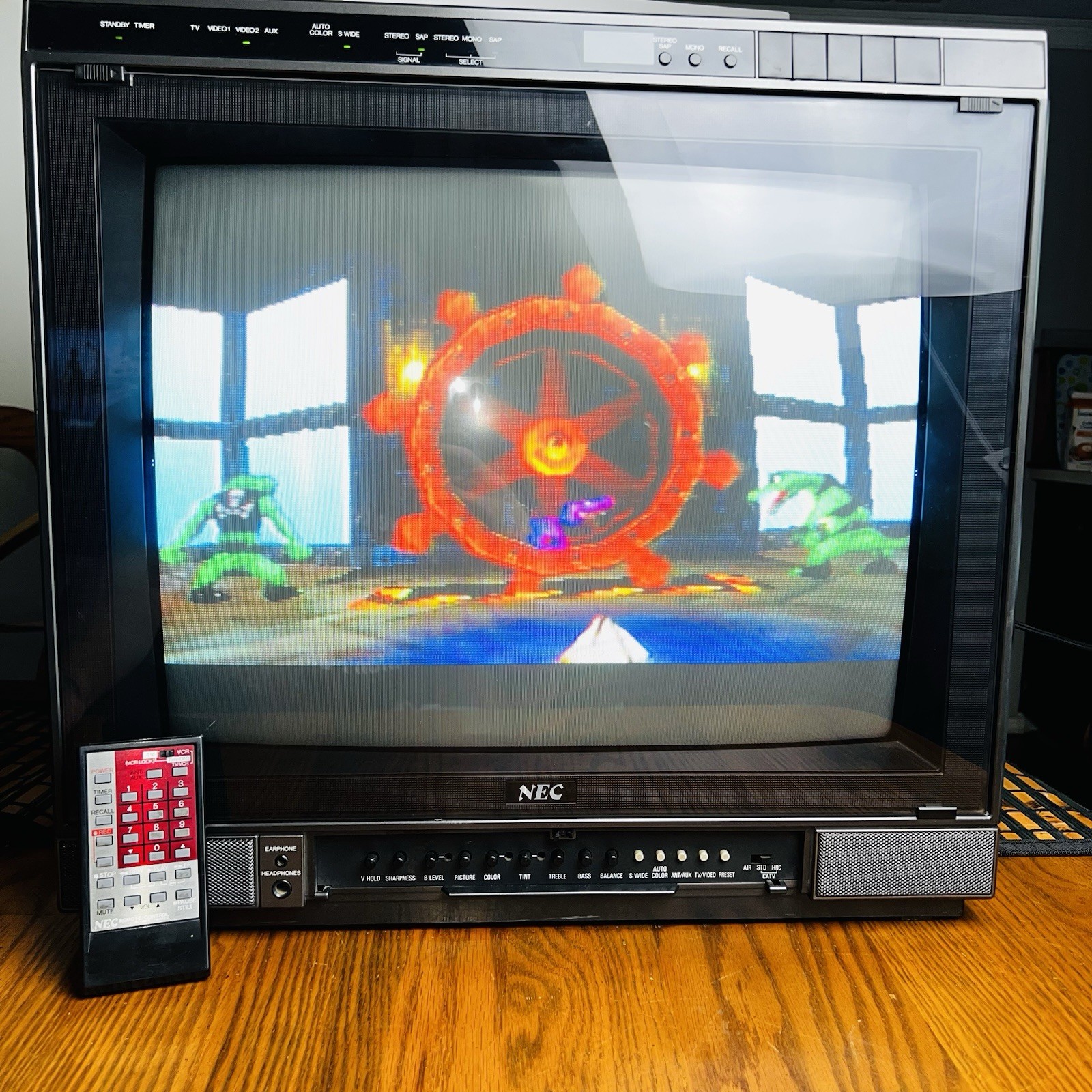 Holy Grail Vintage NEC CT-2020A Monitor w. Remote Japan - Tested Working