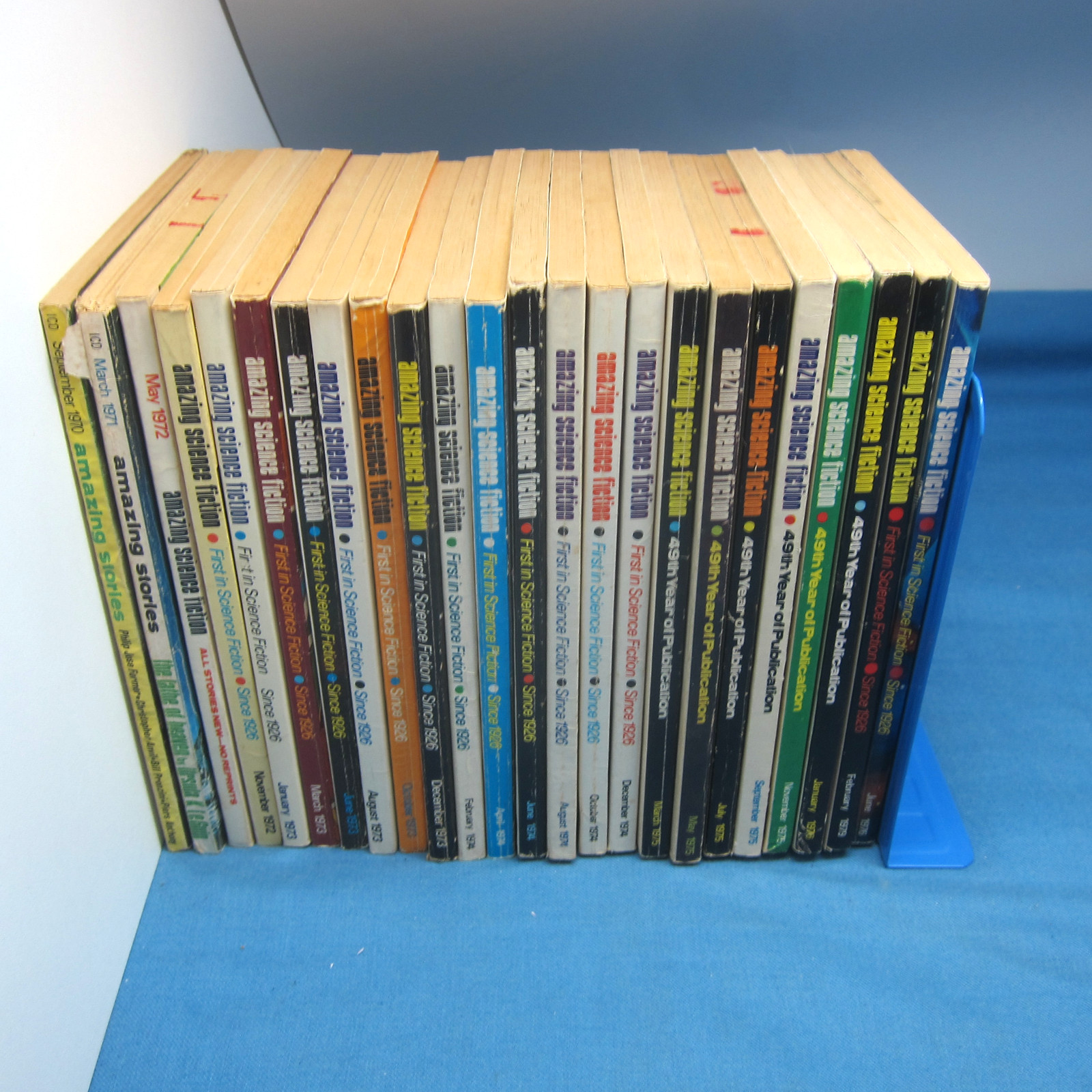 24 Vintage 1970-1976 AMAZING Science Fiction Magazine Lot Fan Zines 24 Vintage 1970-1976 AMAZING Science Fiction Magazine Lot Fan Zines