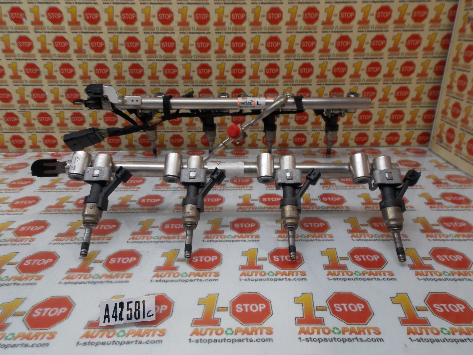 2016-2022 CHEVROLET TAHOE FUEL RAIL W/ INJECTOR SET 12668390 OEM