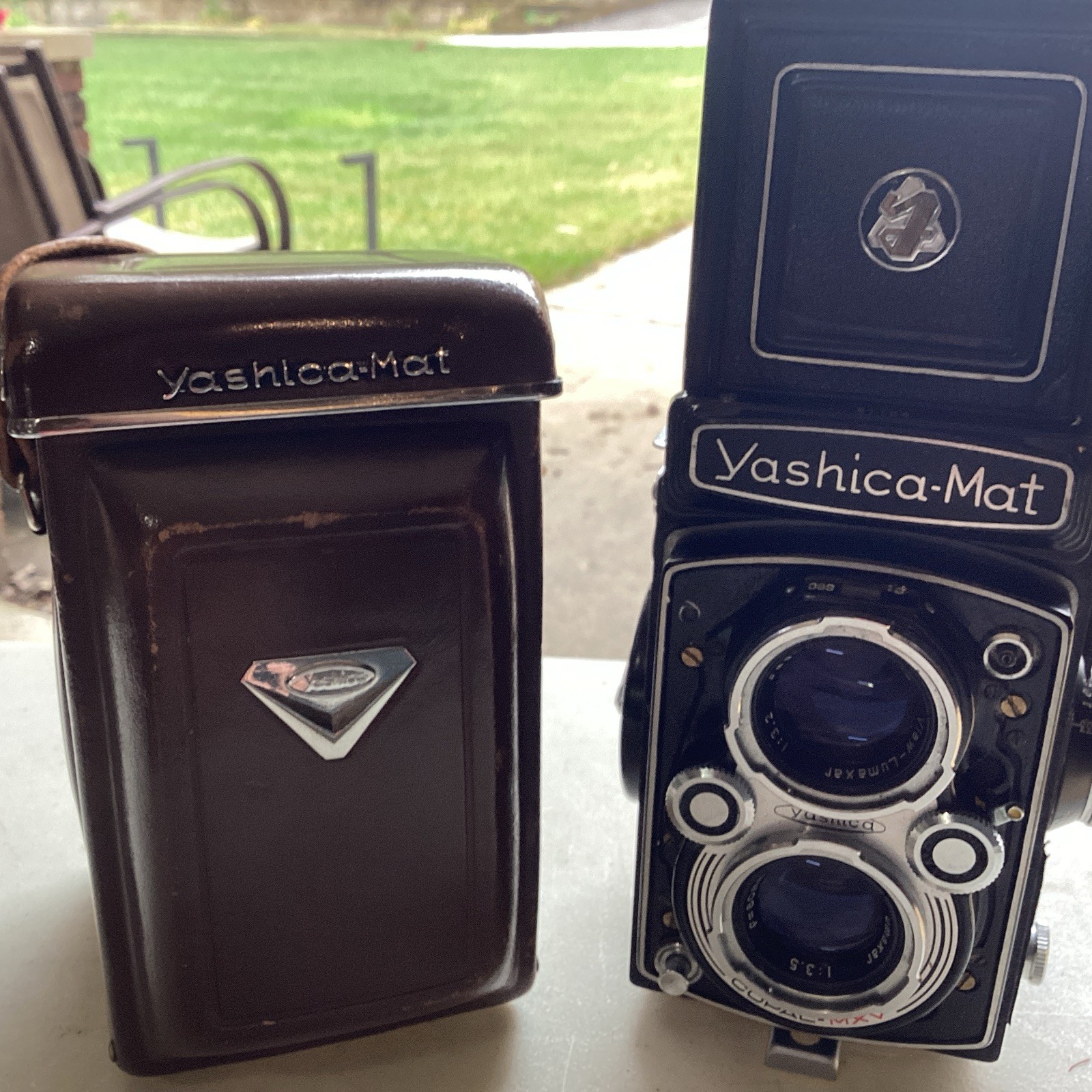Vintage Yashica-Mat TLR Camera 80mm Yashinon Lenses Copal-MXV W/ Yashica Case
