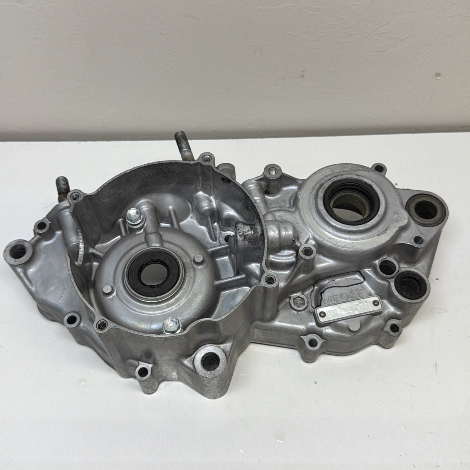 97 - 99 HONDA CR 250 R LEFT SIDE ENGINE CRANK CASE 