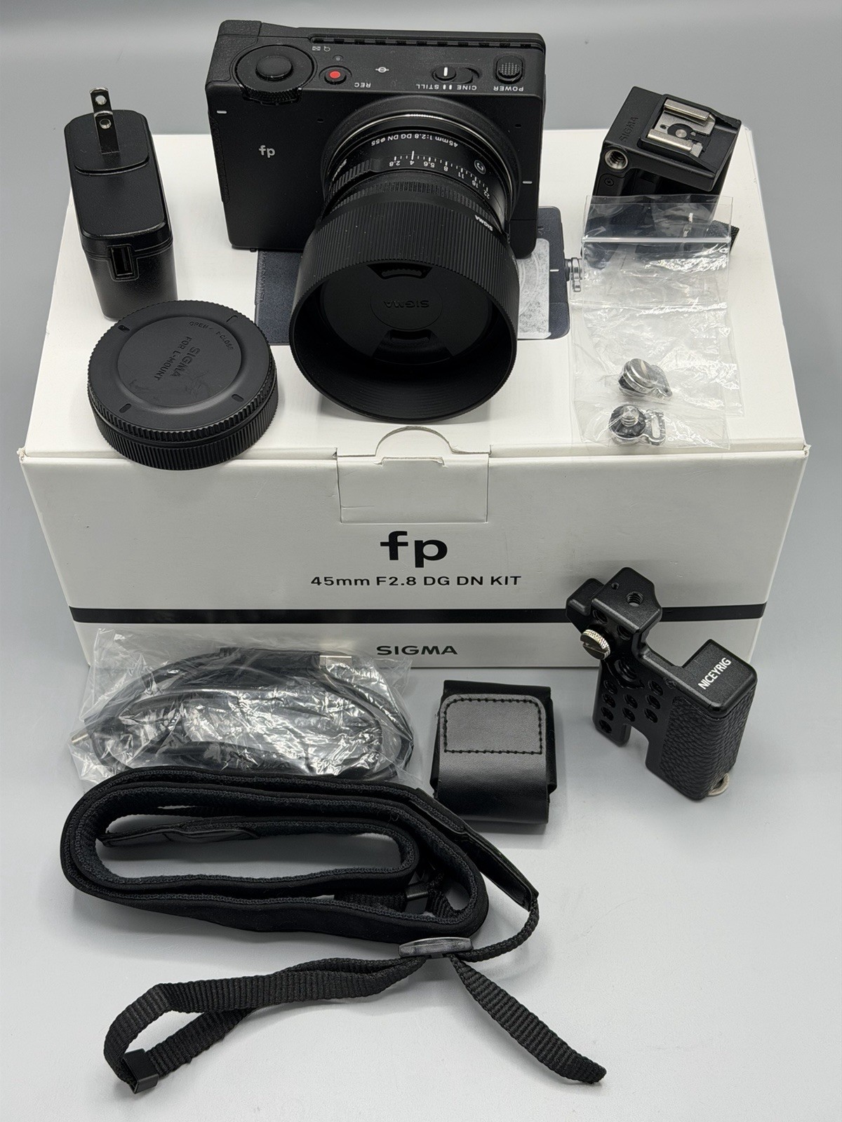 Fantastic Sigma fp Mirrorless Digital Camera OUTFIT Fantastic Sigma fp Mirrorless Digital Camera OUTFIT