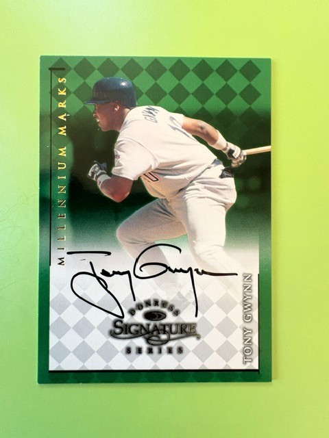 1998 Donruss Signature Series - Autographs Tony Gwynn Millennium Marks /1000...