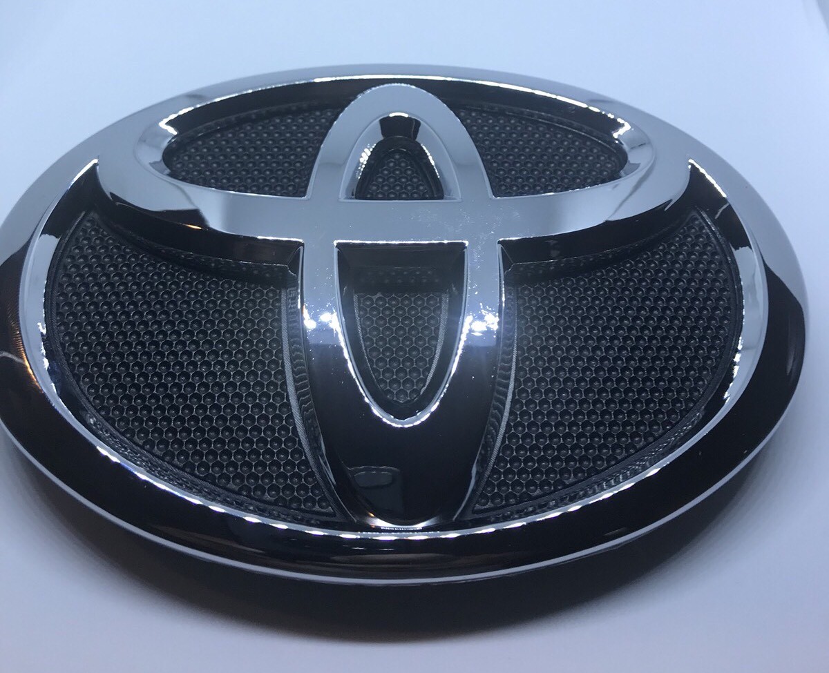 GENUINE 2007-2009 TOYOTA CAMRY FRONT GRILLE EMBLEMS FACTORY OEM BRAND NEW PART GENUINE 2007-2009 TOYOTA CAMRY FRONT GRILLE EMBLEMS FACTORY OEM BRAND NEW PART