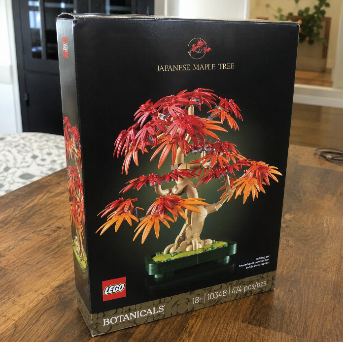 LEGO Botanicals Japanese Red Maple Bonsai Tree Complete Set 474 Piece (10348) LEGO Botanicals Japanese Red Maple Bonsai Tree Complete Set 474 Piece (10348)