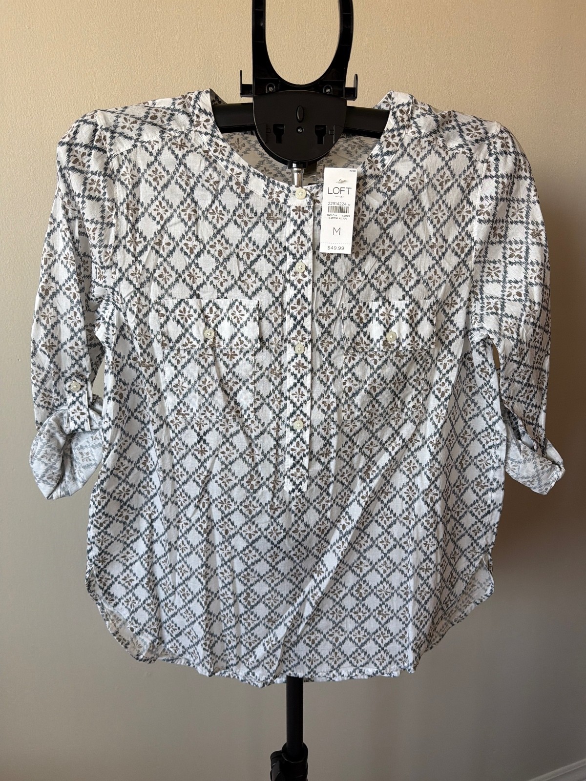 LOFT Women\'s Medium White and Navy Patterned Button-Up Blouse