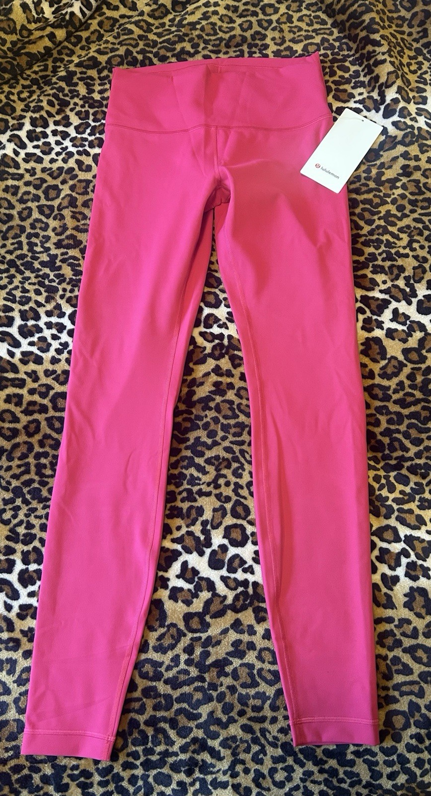 NWT Women’s Size 8 Lululemon Wunder Train 28” Leggings Passionate Pink Everlux