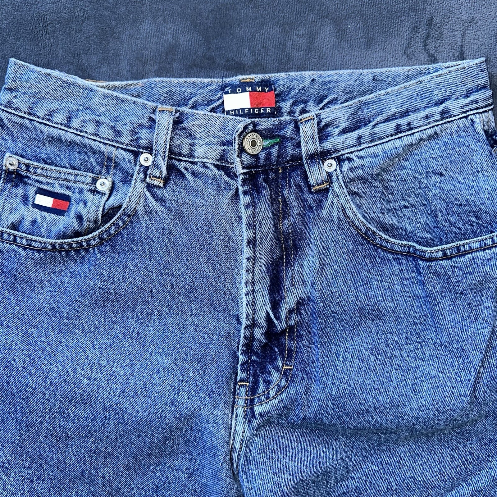 Vintage Tommy Hilfiger Baggy Fit Jeans 30x32 Crest Leather Patch 100% Cotton 90s
