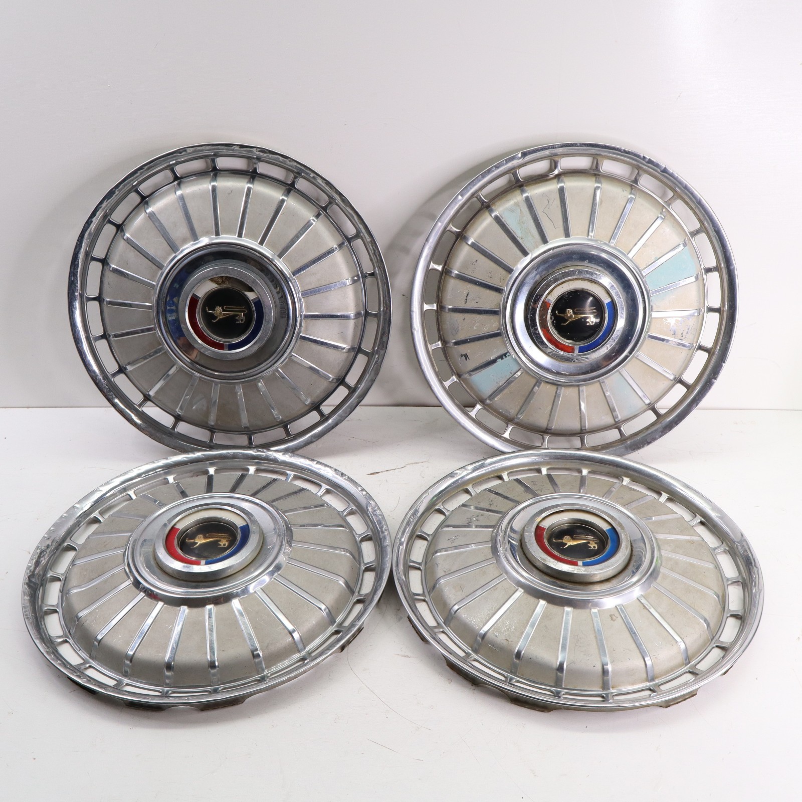 1959 1960 Ford Galaxie Thunderbird Fairlane Sun Ray 14” Wheel Cover Hub Cap Lion