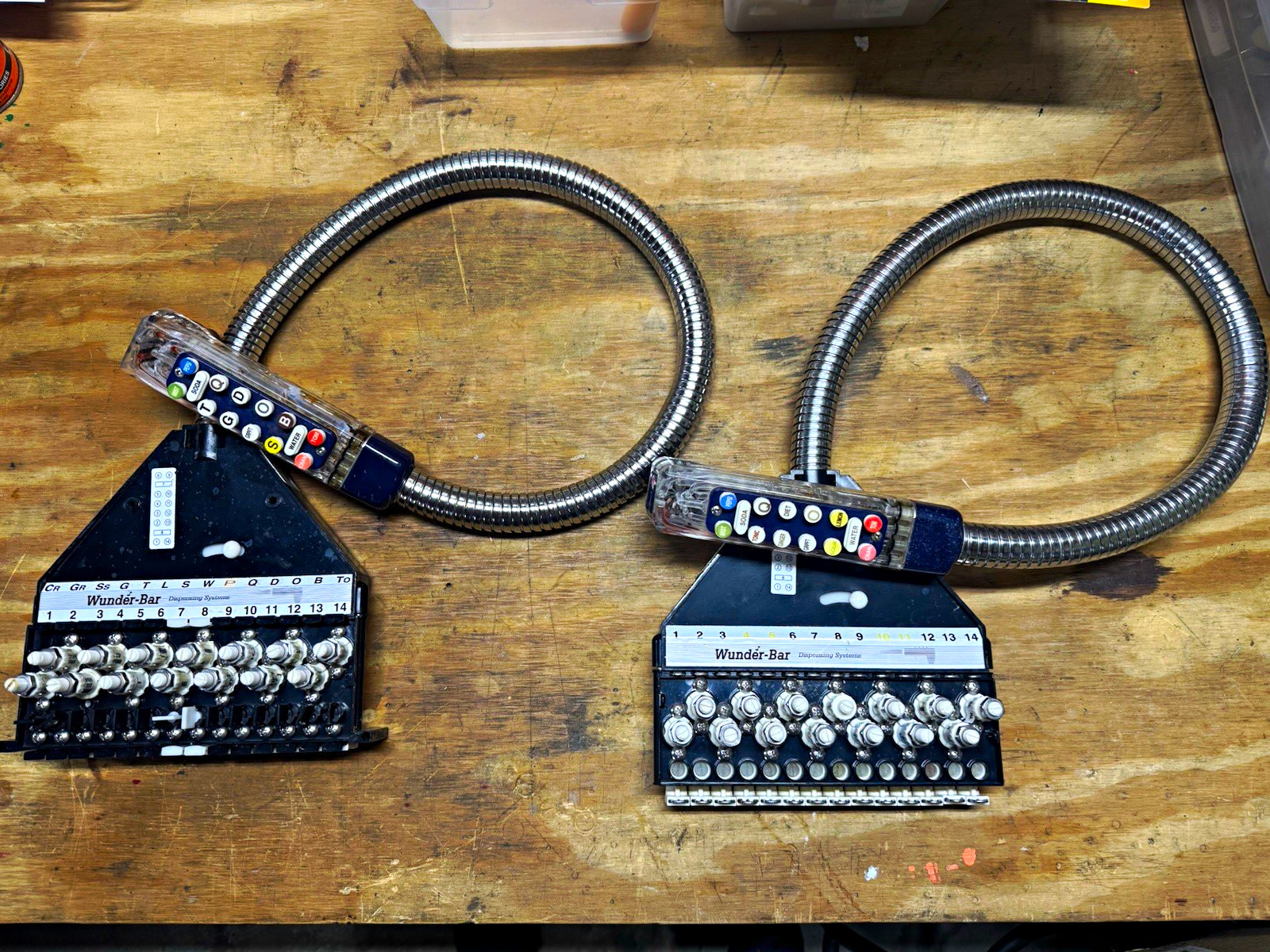 (2) Wunder-Bar M-4 Soda Dispensing System Countertop 14-Valve Pepsi Handle (2) Wunder-Bar M-4 Soda Dispensing System Countertop 14-Valve Pepsi Handle