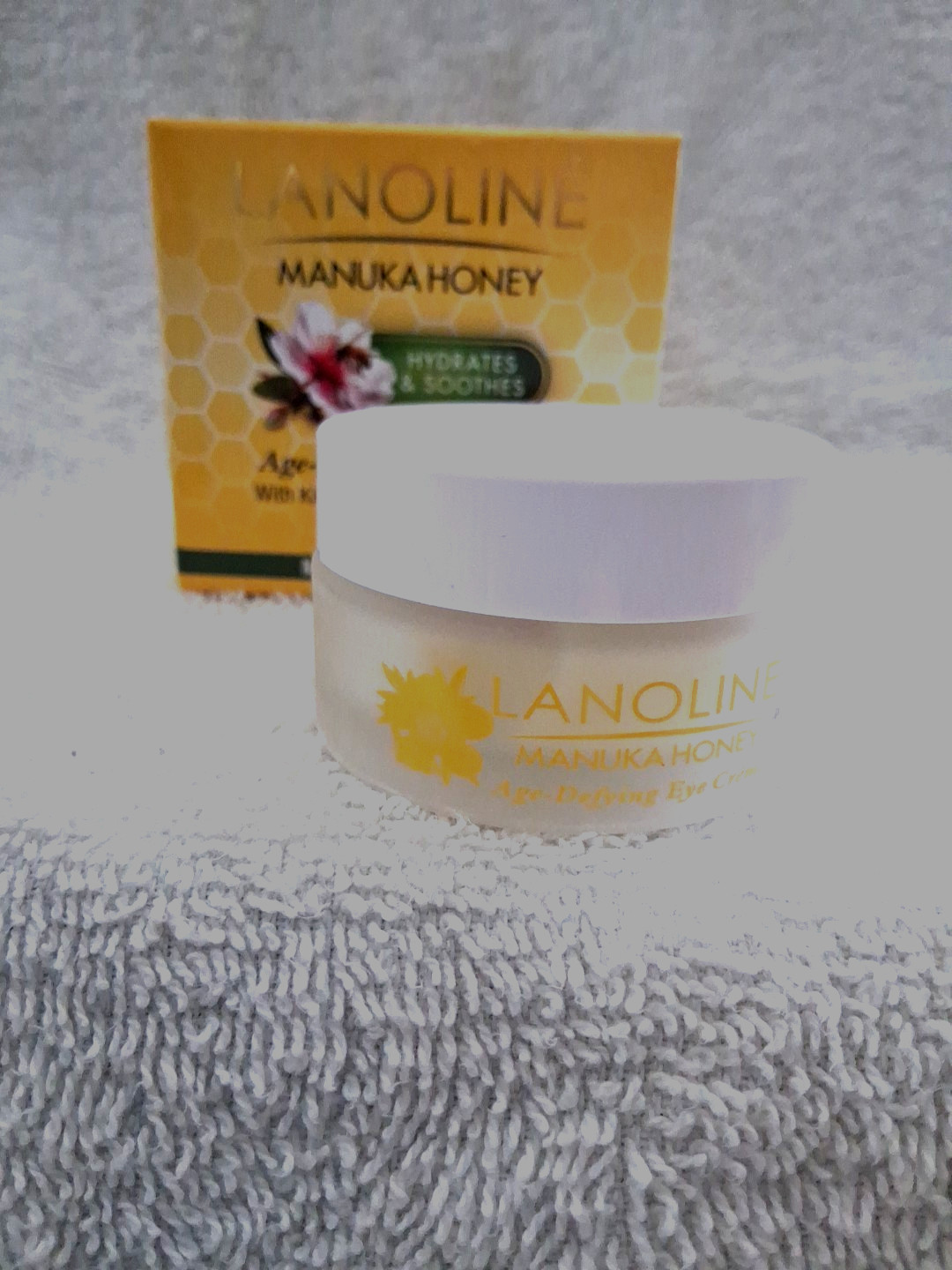 Lanoline Manuka Honey Age-Defying Eye Cream Kiwi Fruit Seed Oil+Vitamin-E 1.05oz Lanoline Manuka Honey Age-Defying Eye Cream Kiwi Fruit Seed Oil+Vitamin-E 1.05oz