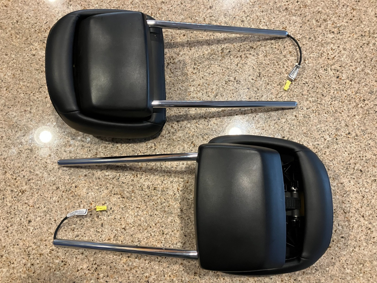 2011-20 Dodge Caravan/Chrysler Town&Country Alacantara Leather Active Headrests