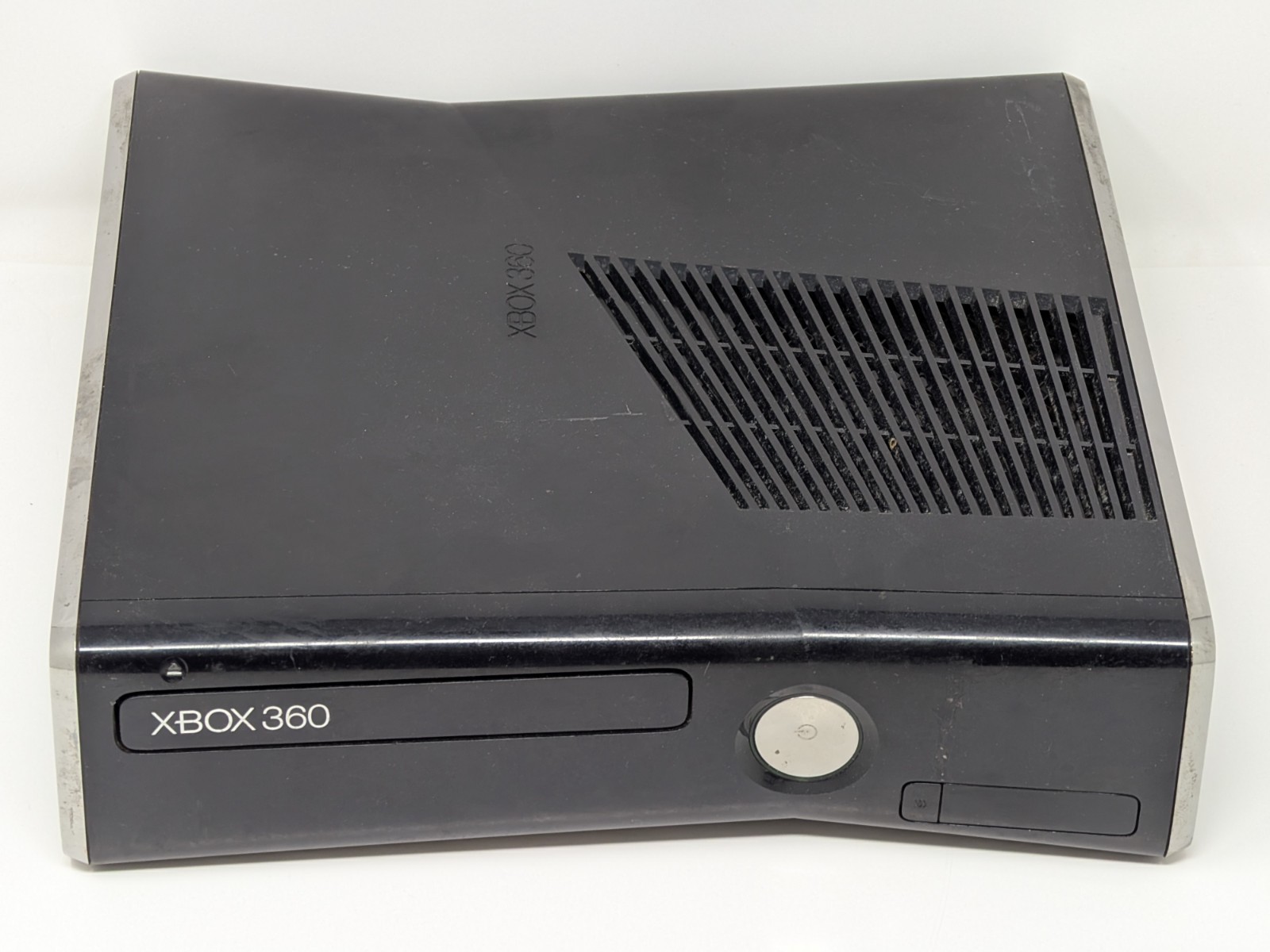 Xbox 360 Slim Gloss Black Console Only Tested & Working *READ DESCRIPTION* Xbox 360 Slim Gloss Black Console Only Tested & Working *READ DESCRIPTION*