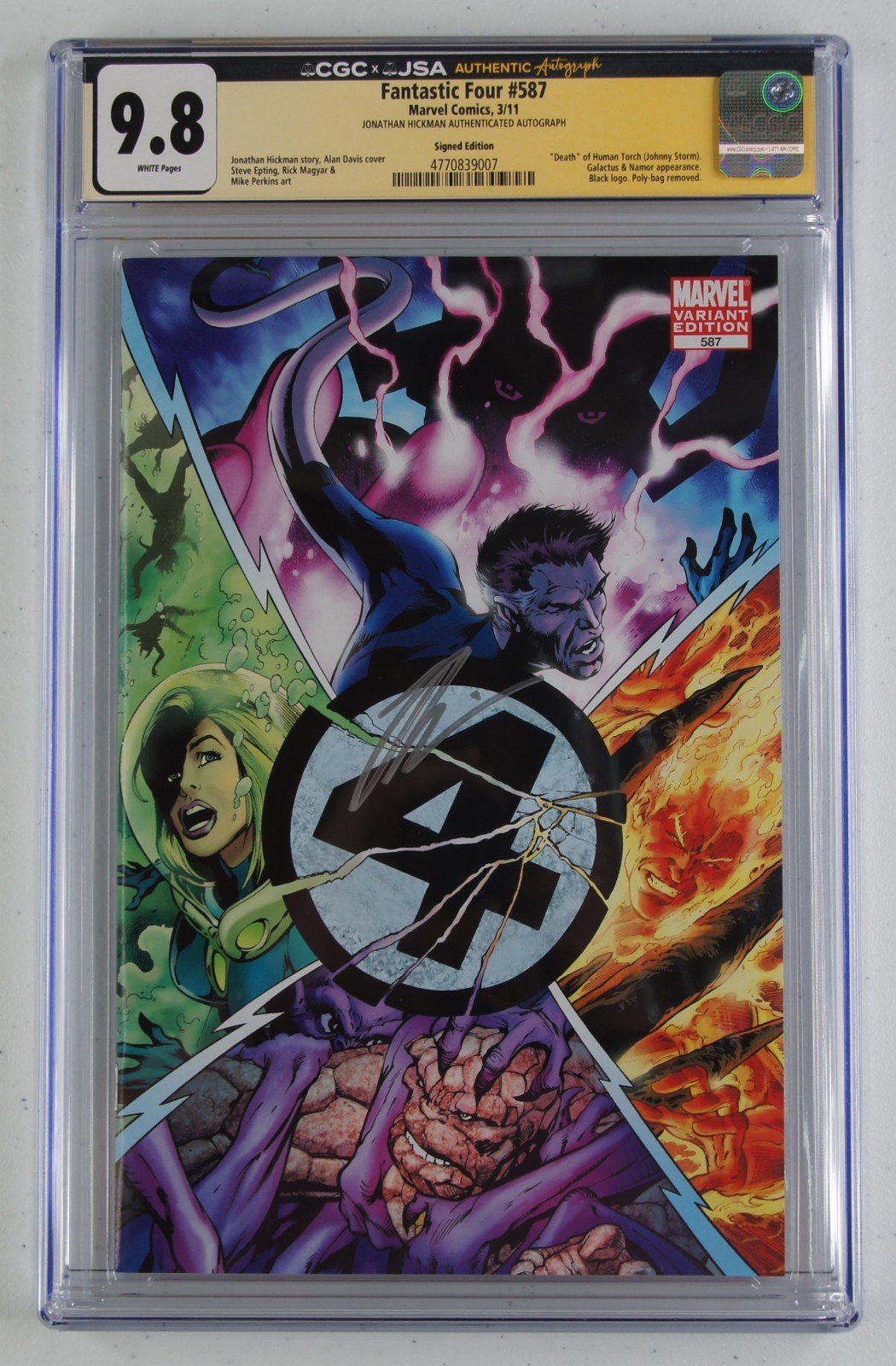 Fantastic Four #587, CGC 9.8 NM/MT, 2011, Signed by Jonathan Hickman, Black Logo