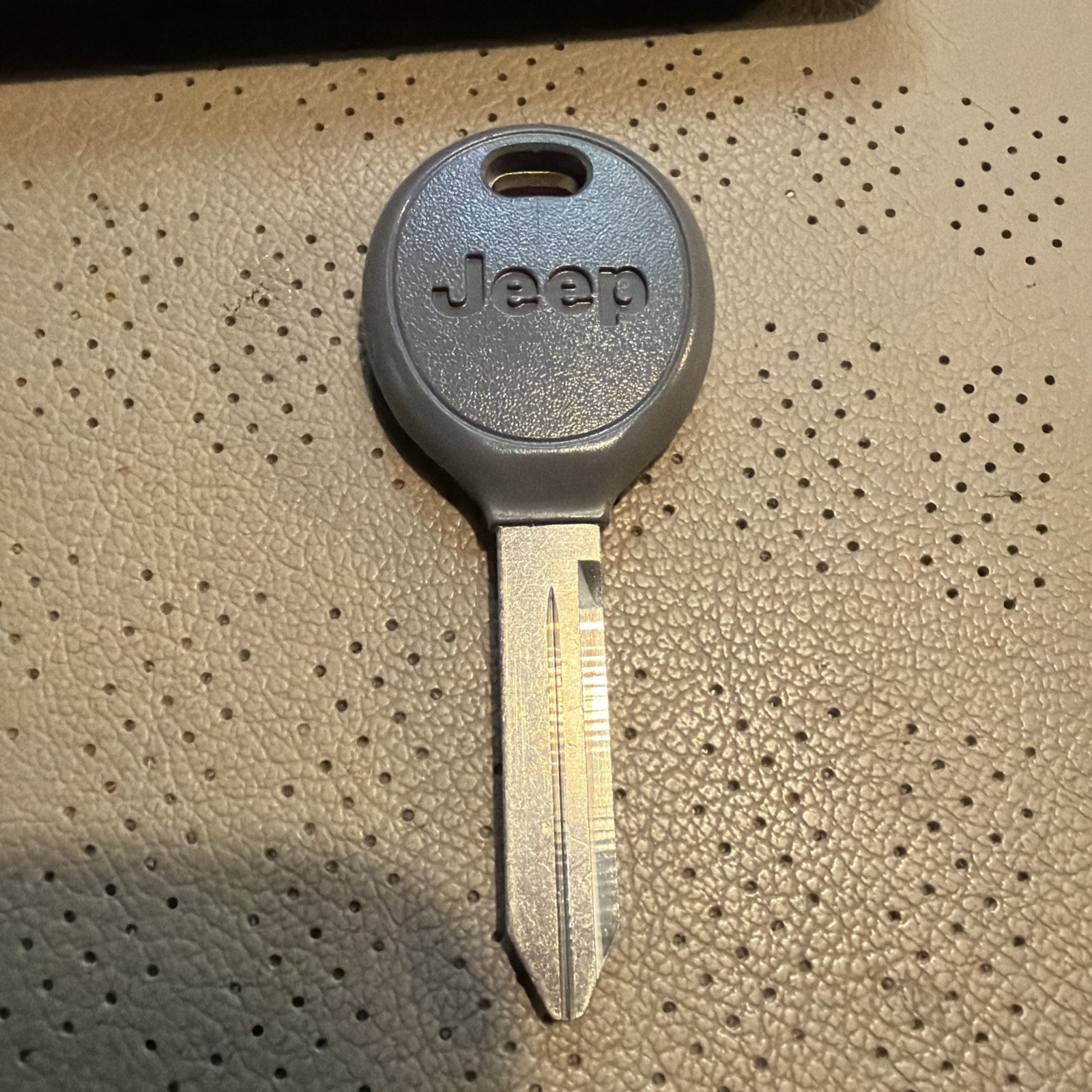 Genuine Mopar Key 05013807AD Genuine Mopar Key 05013807AD