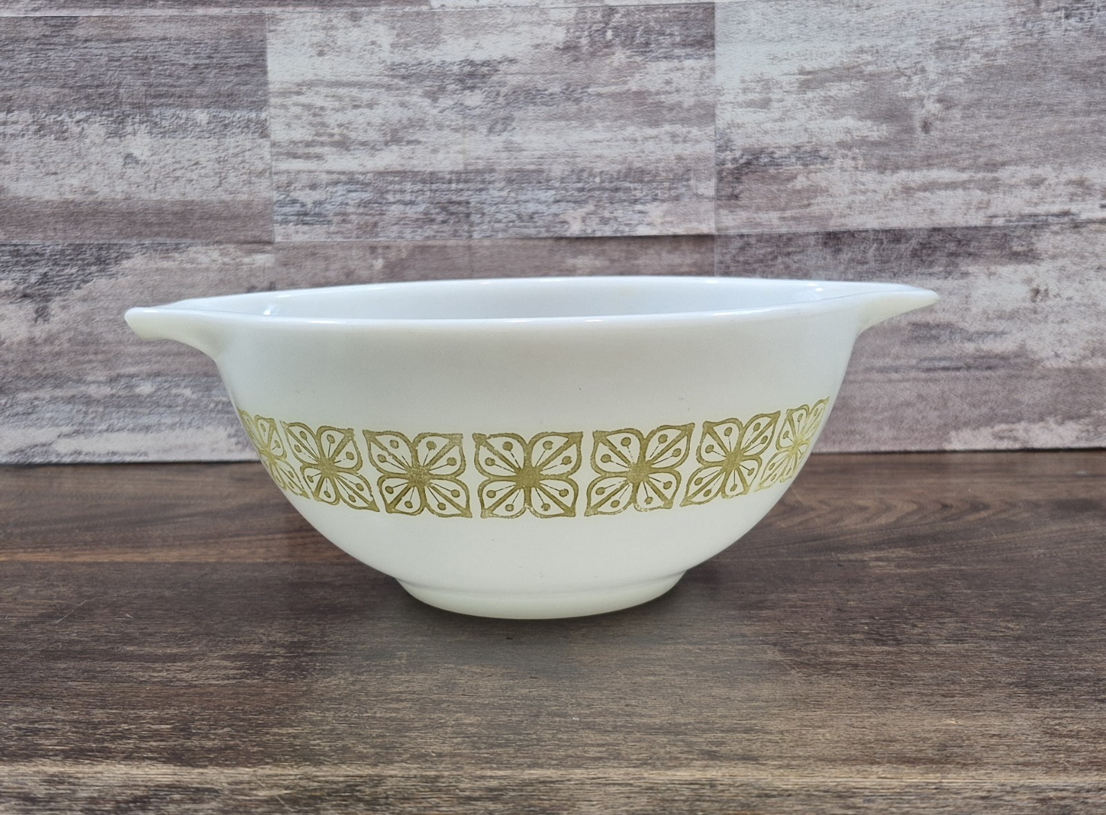 Vintage Pyrex White & Green 1.5 Quart Double-Spouted #442 Cinderella Bowl, 1960s