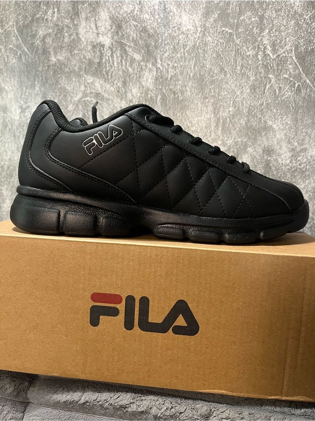 FILA Men\'s Quilted All-Black Low-Top Sneakers