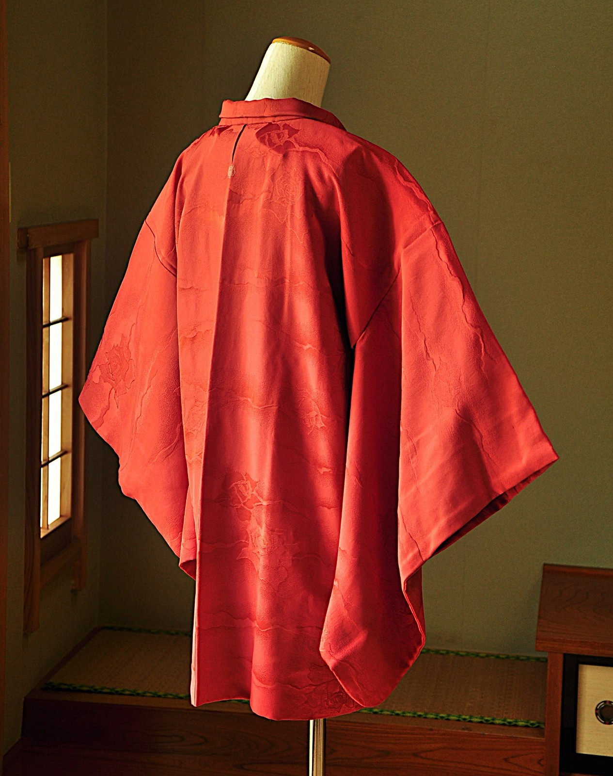 Vintage Japanese Kimono Haori Jacket Silk Red/Rose Pattern/Paulownia Montuki