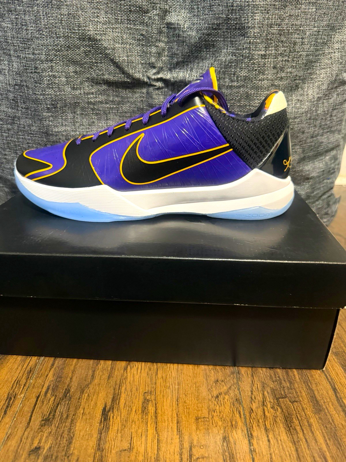 Nike Zoom Kobe 5 Protro 5x Champ Court Purple/Black/Gold Men’s CD4991-500 Nike Zoom Kobe 5 Protro 5x Champ Court Purple/Black/Gold Men’s CD4991-500