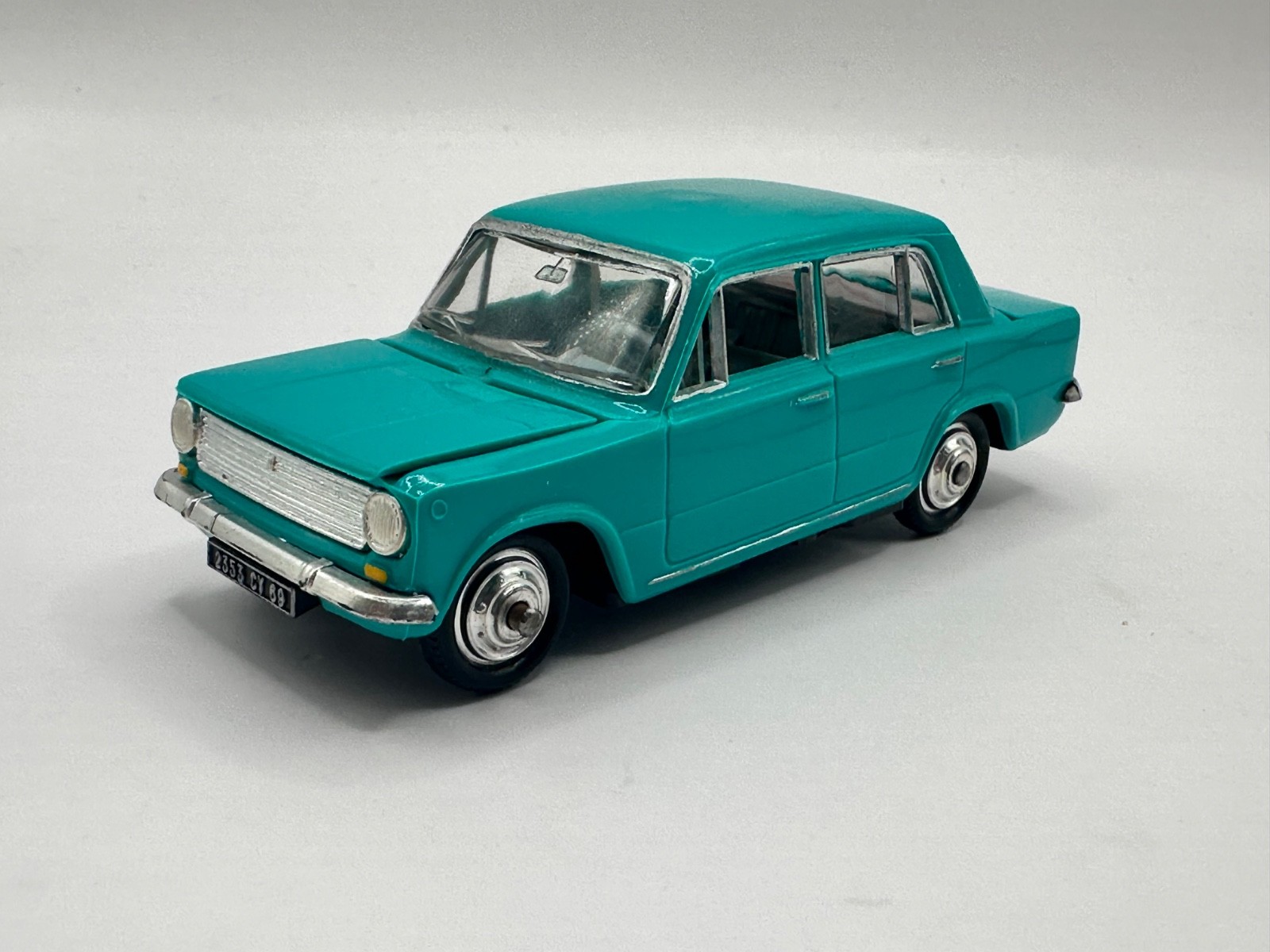 1/43 Norev Fiat 124 no. 148. (v26)