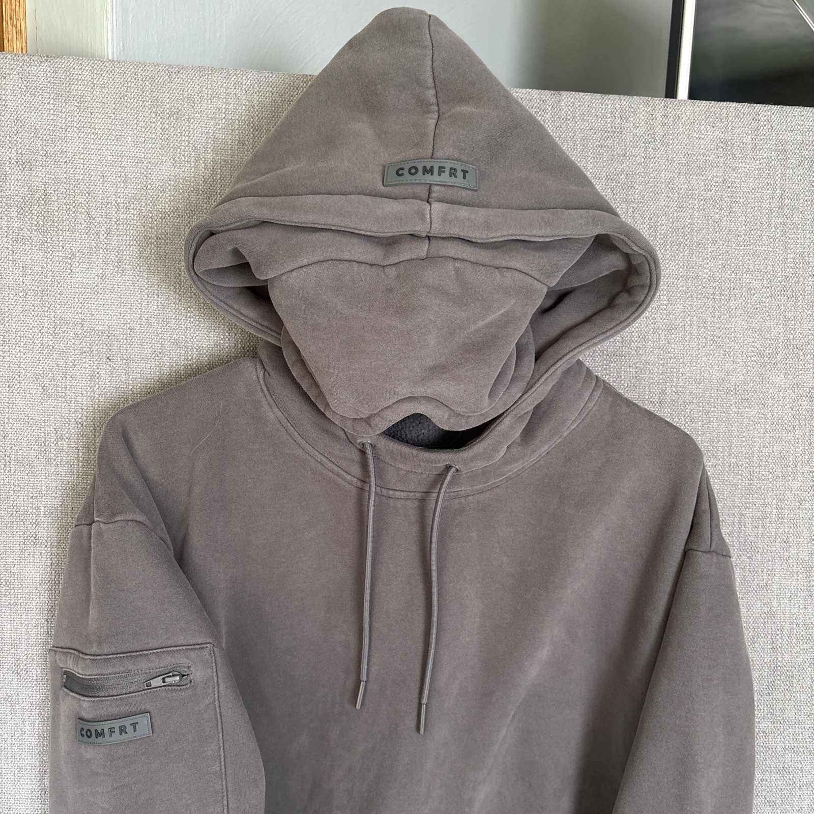 Comfrt Travel Essentials  Airport Hoodie Sleep Mask Steel Grey Size S Fleece