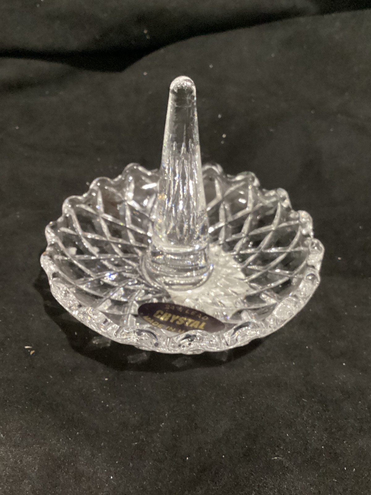Beautiful VTG  24% Lead Crystal Ring Holder 