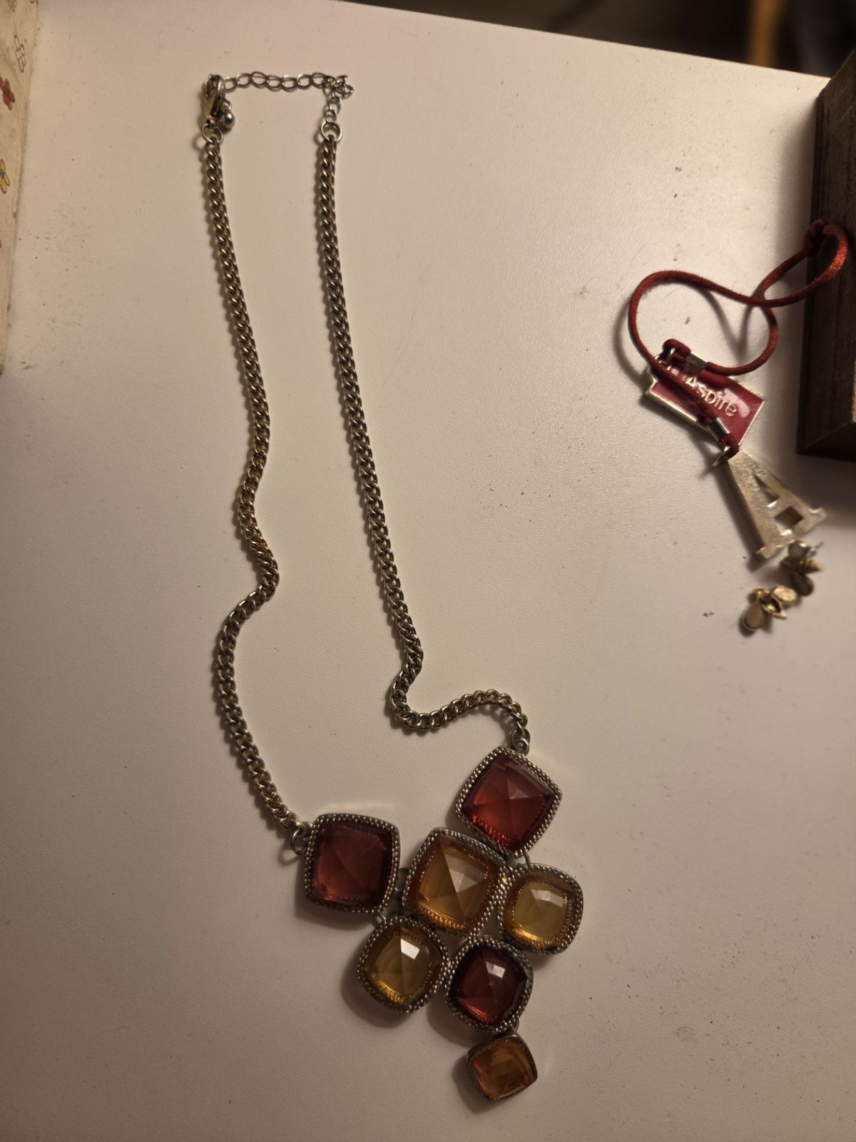Vintage Style Statement Bib Necklace with Amber and Garnet Toned Jewels Vintage Style Statement Bib Necklace with Amber and Garnet Toned Jewels