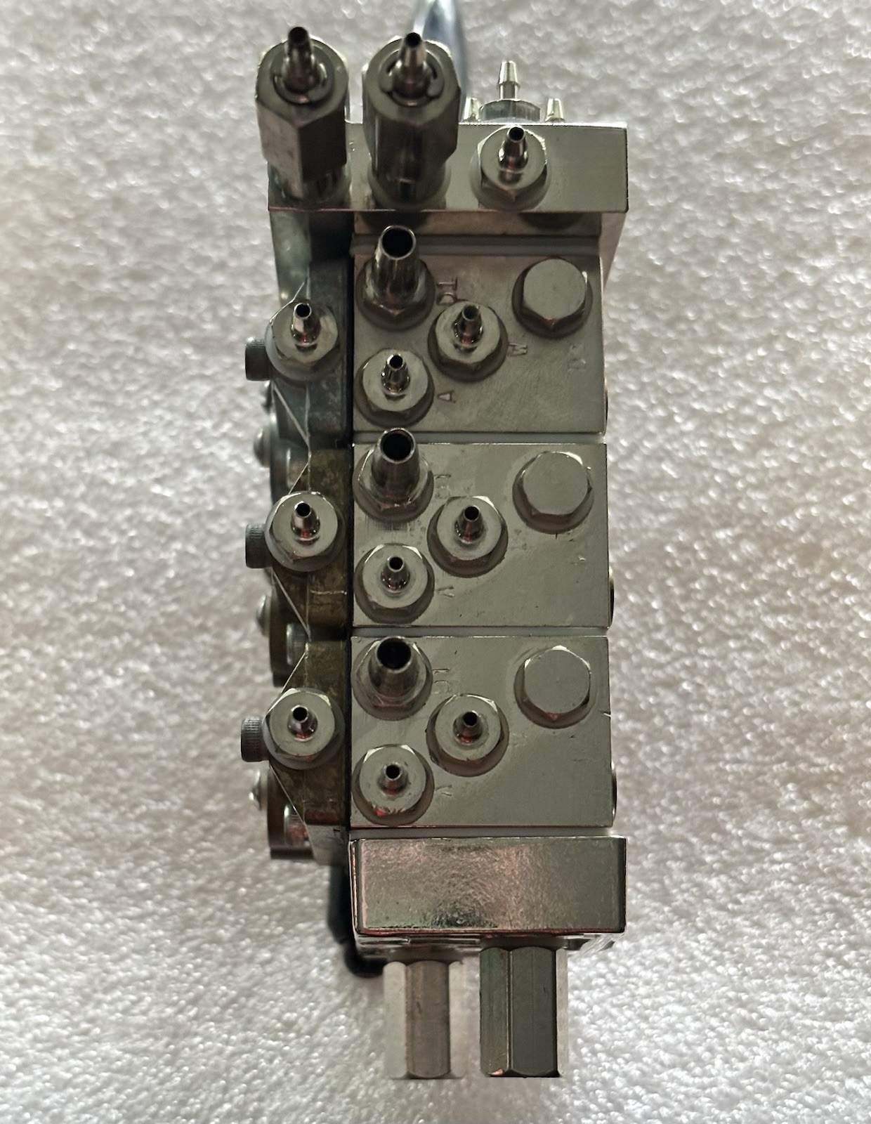 Adec Century control block set of 3 with gaskets and diaphragms replaced. Adec Century control block set of 3 with gaskets and diaphragms replaced.