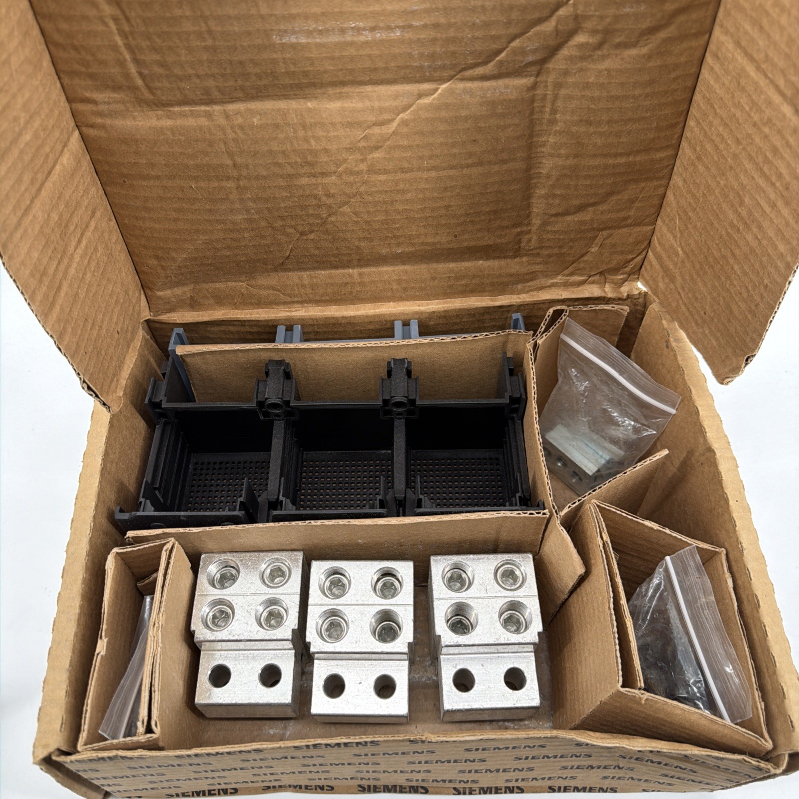 Siemens L1V30619675002 3VA5 3VA6 1200 Breaker Lug Terminal Kit 4x600 kcmil