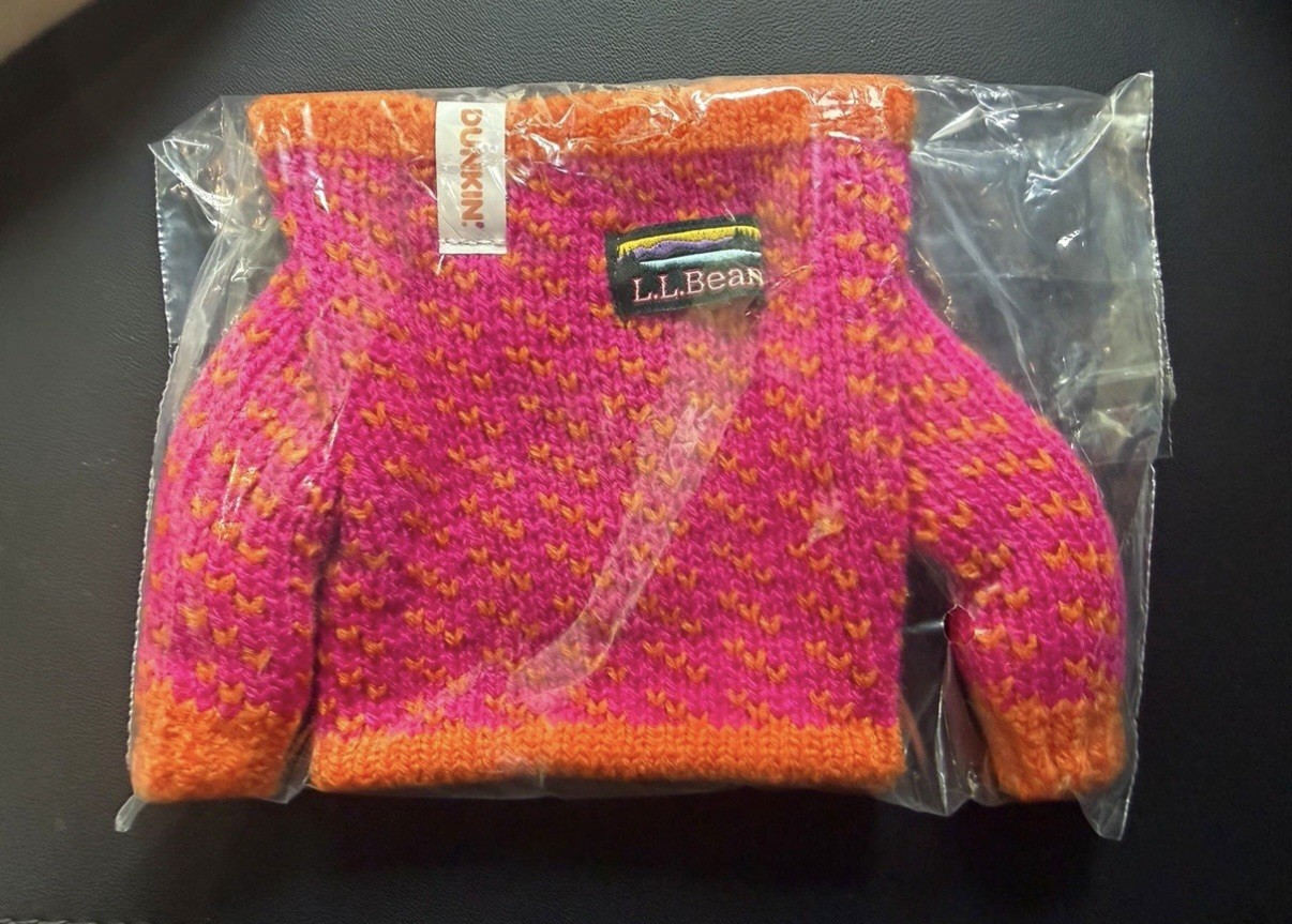 Rare Dunkin’ L.L. BEAN Cup Sweater Sleeve Limited Edition 2026 New IN HAND Rare Dunkin’ L.L. BEAN Cup Sweater Sleeve Limited Edition 2026 New IN HAND